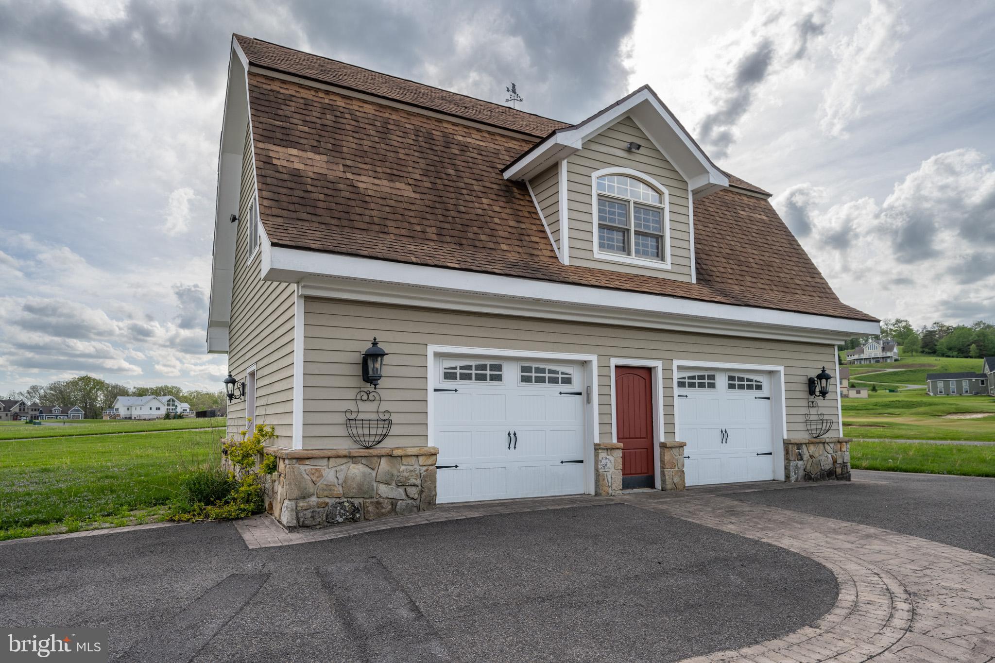 WATERFRONT GREENS - Residential