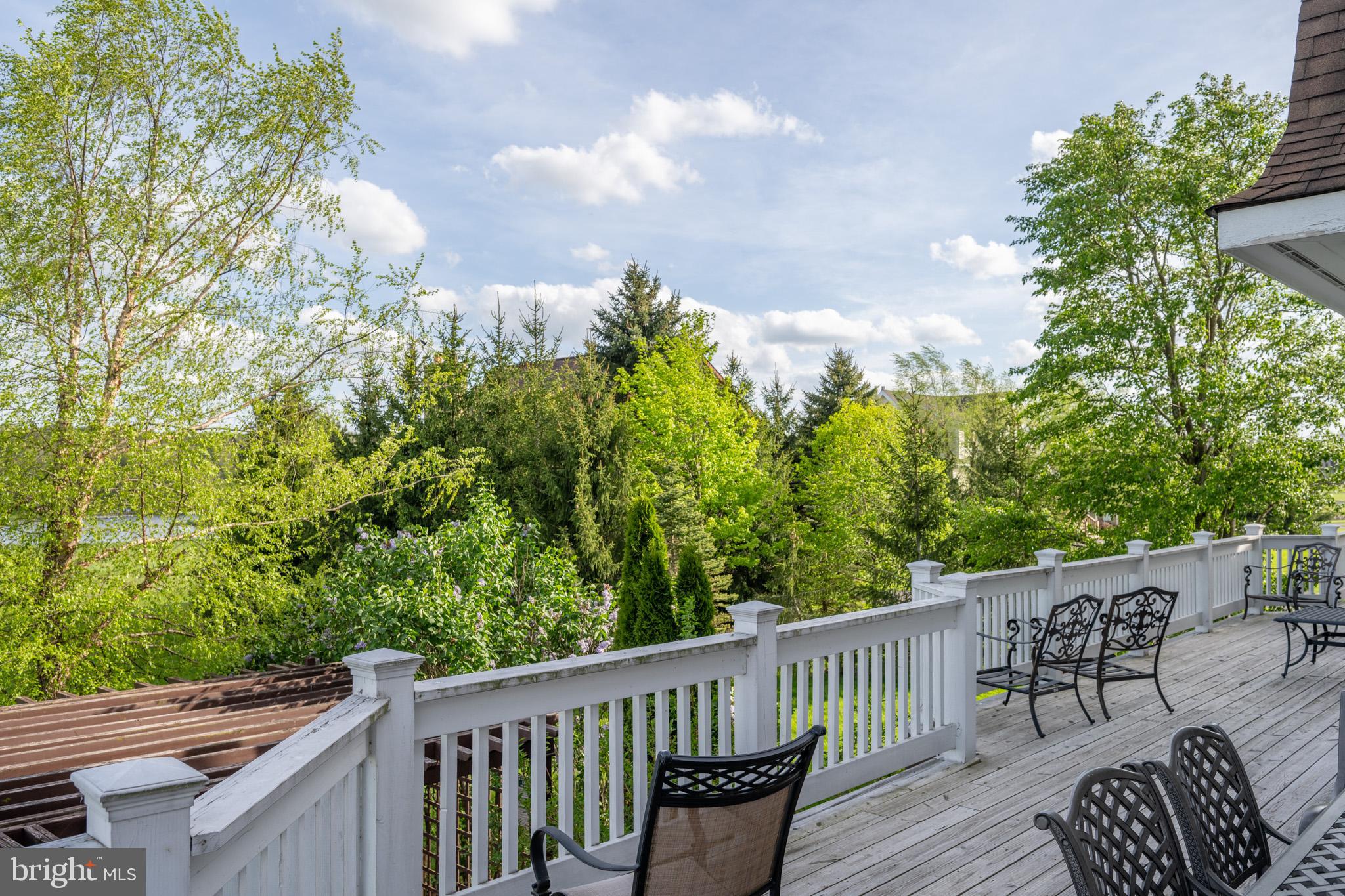 WATERFRONT GREENS - Residential