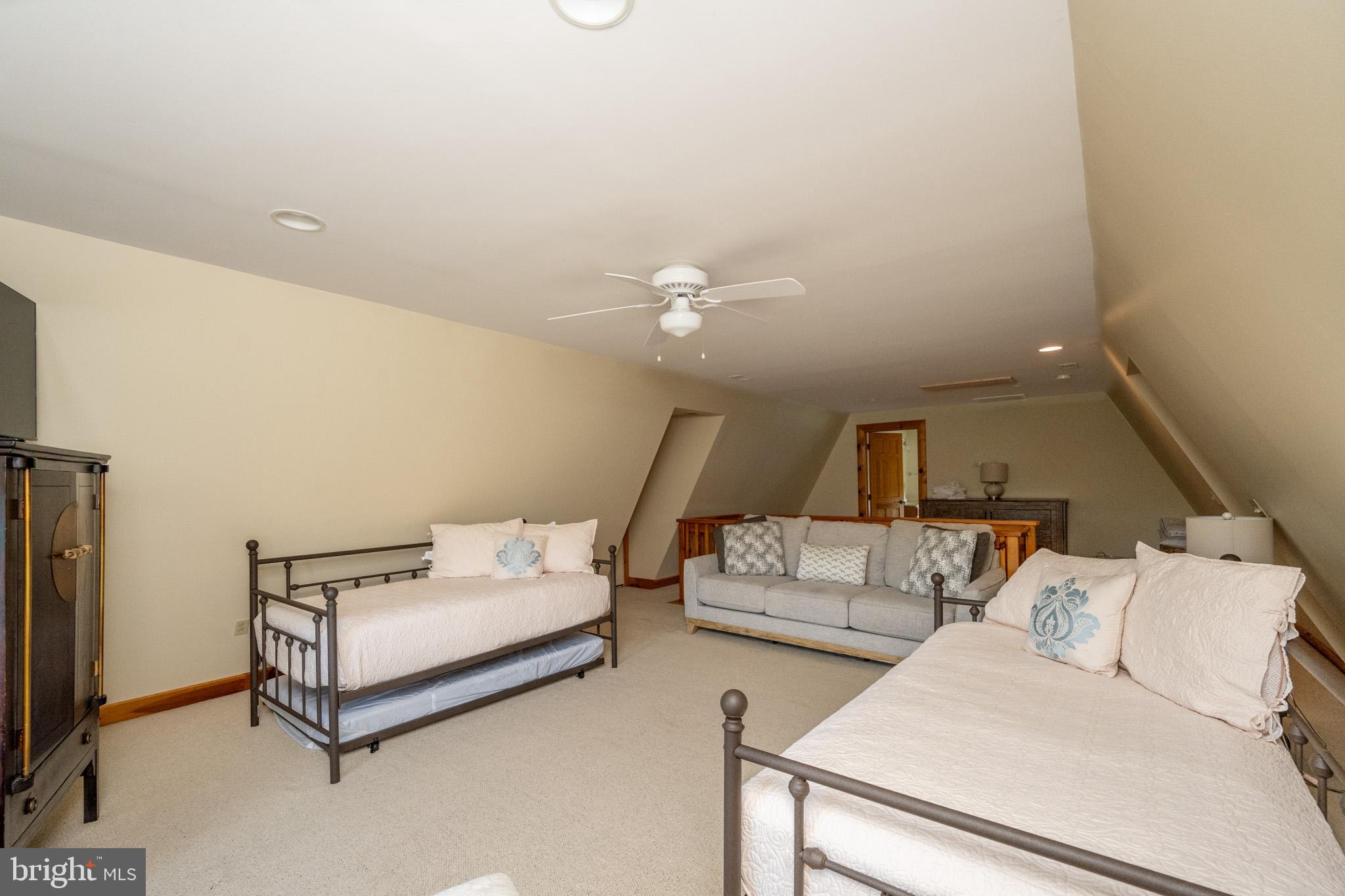 WATERFRONT GREENS - Residential