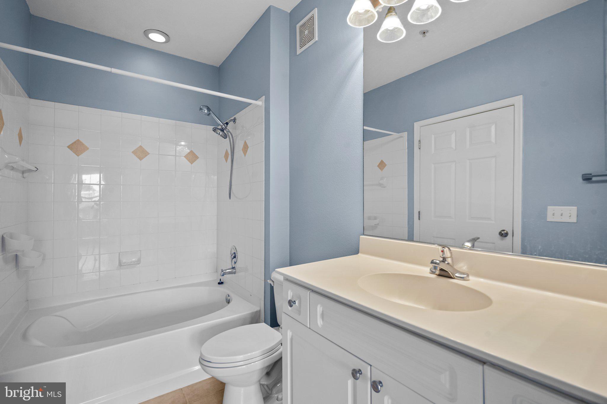 FITZ AT ROCKVILLE TOWN C - Residential Lease