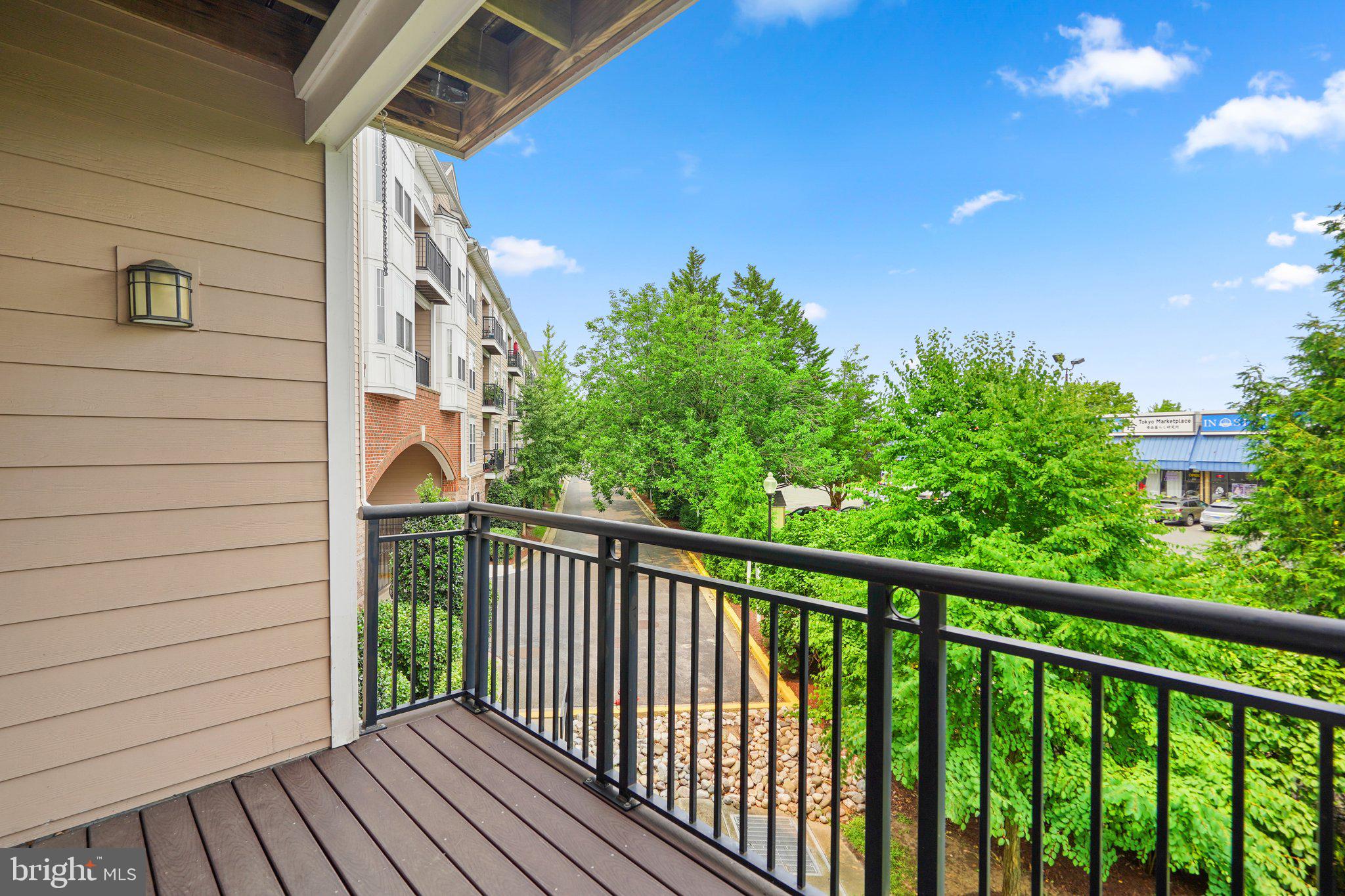 FITZ AT ROCKVILLE TOWN C - Residential Lease