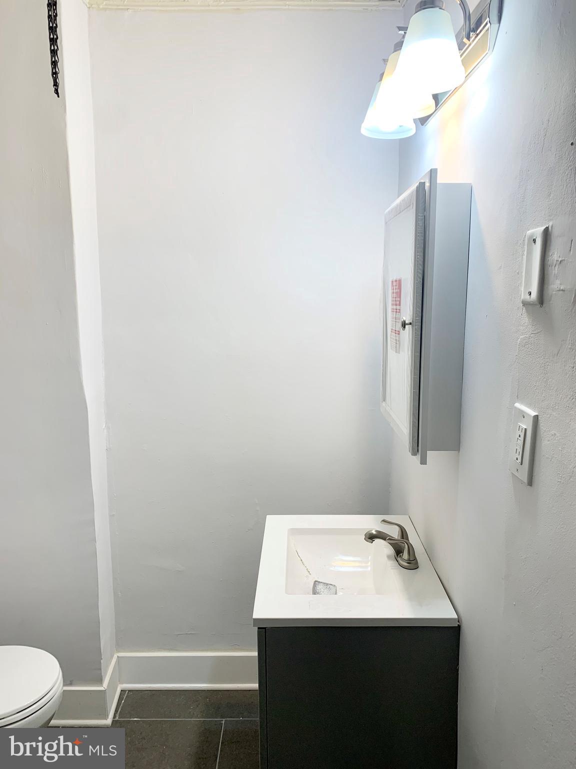 EAST OAK LANE - Residential Lease