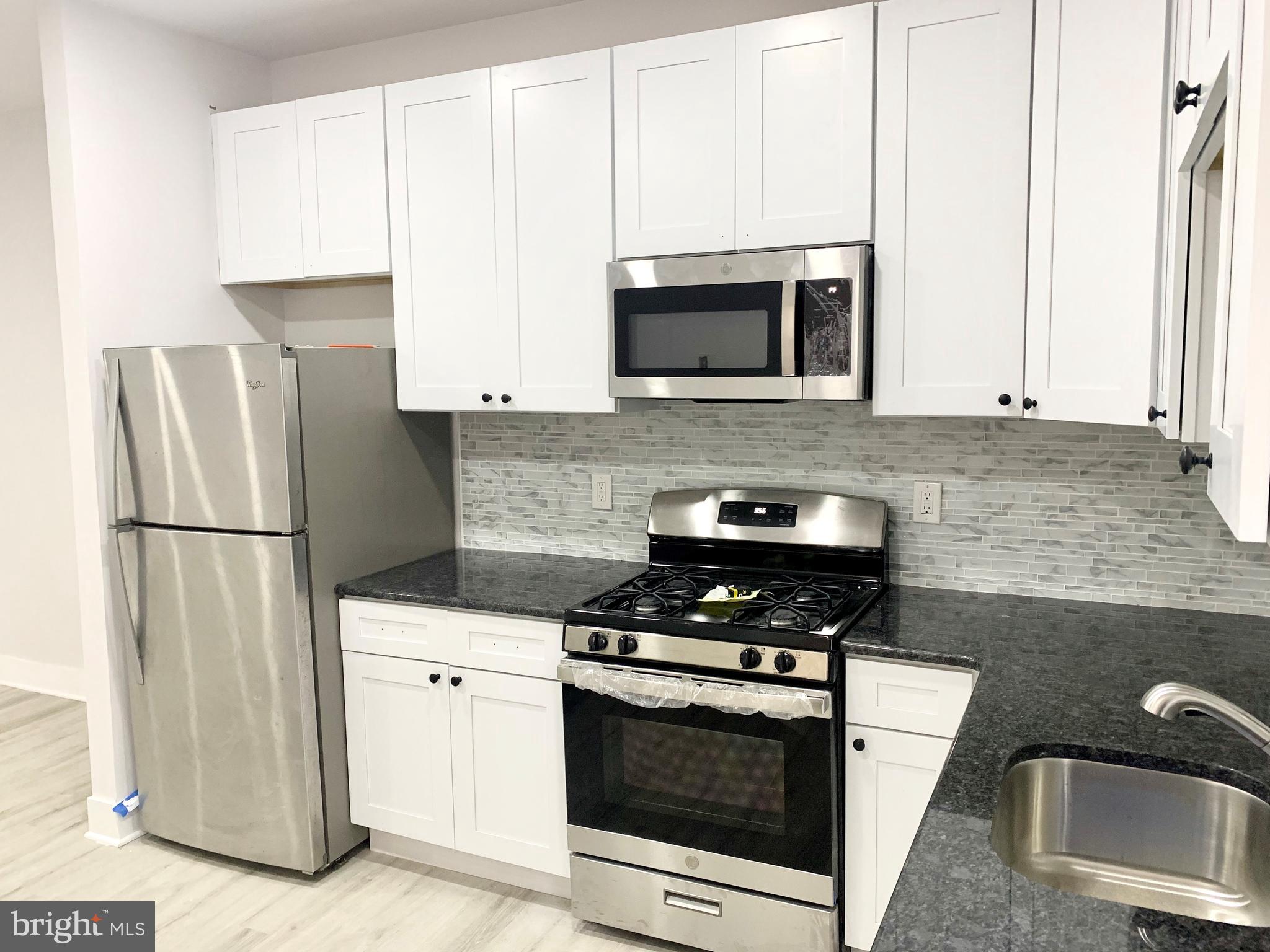 EAST OAK LANE - Residential Lease