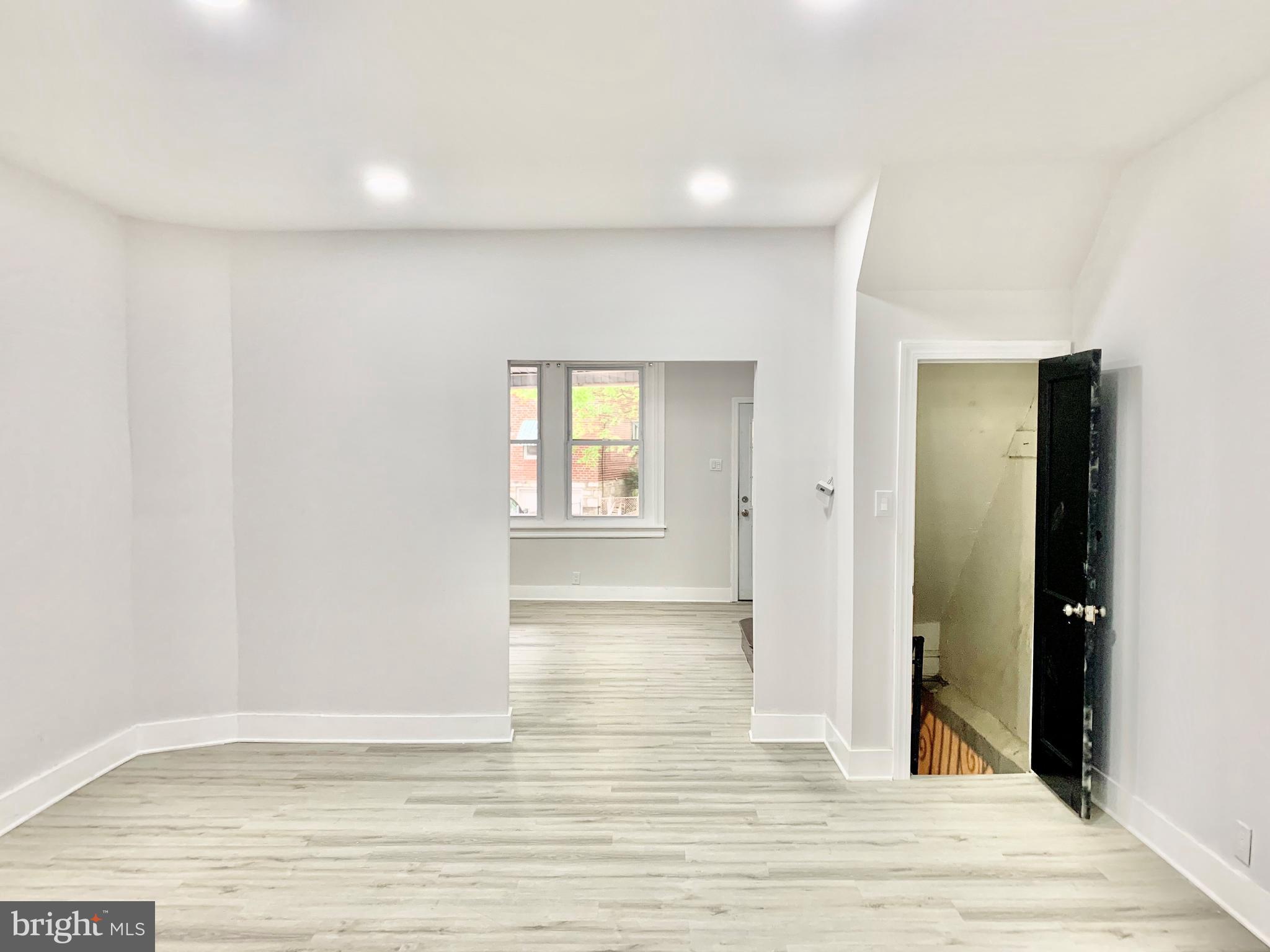 EAST OAK LANE - Residential Lease