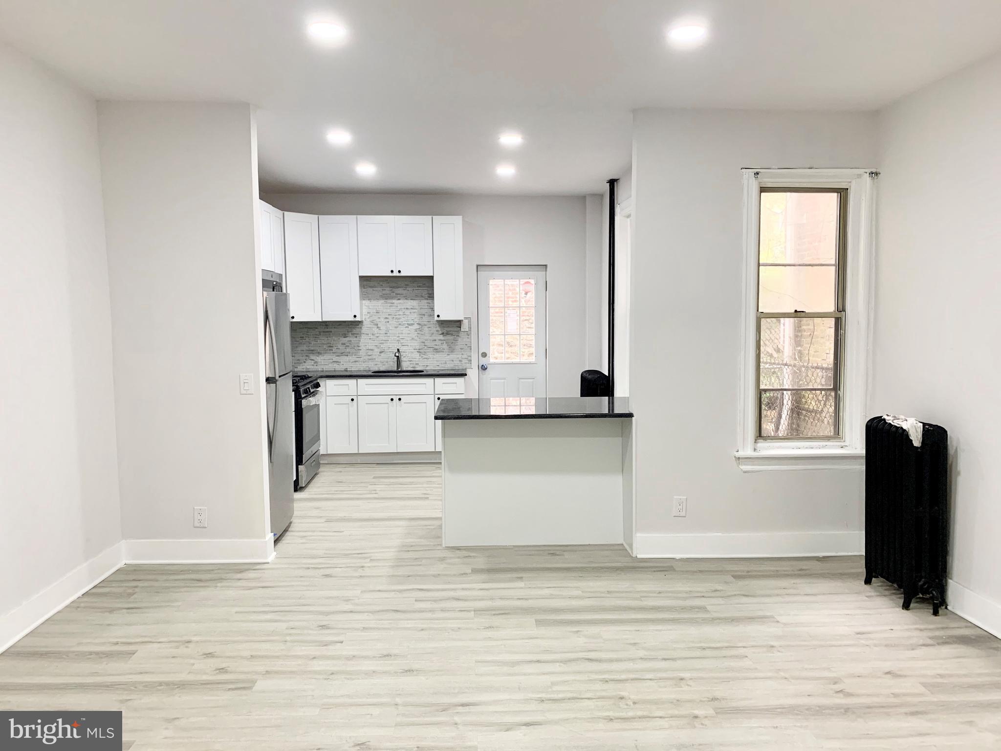 EAST OAK LANE - Residential Lease