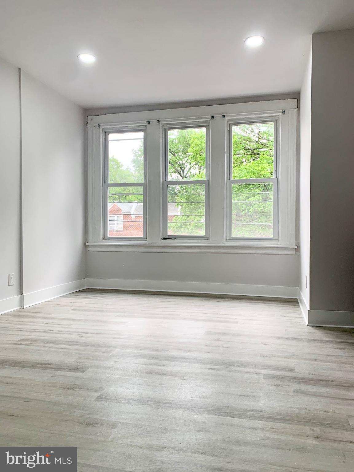 EAST OAK LANE - Residential Lease