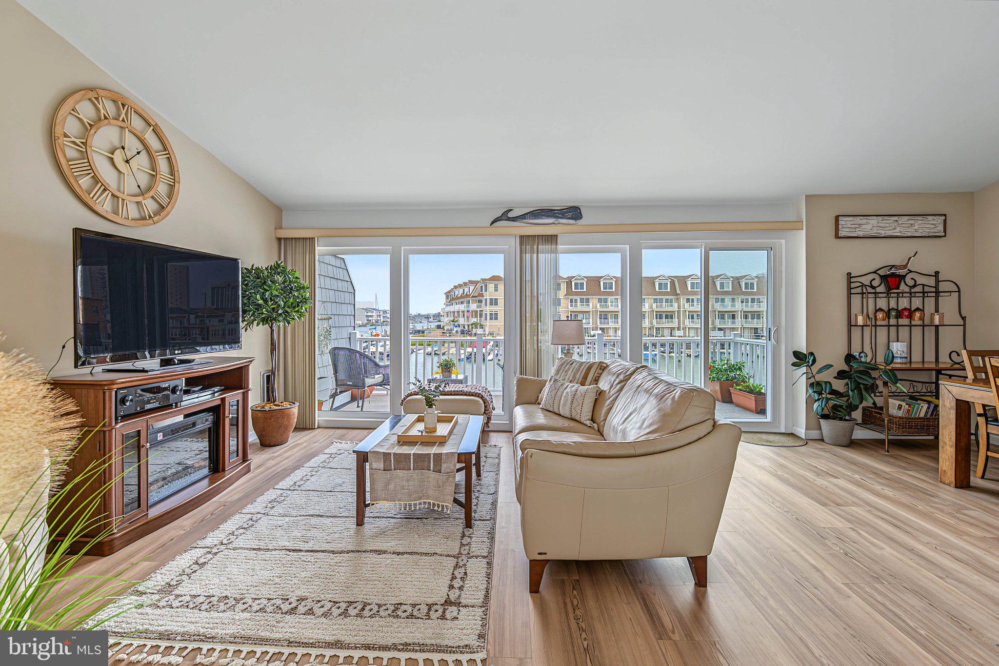 151 N ANNAPOLIS 10