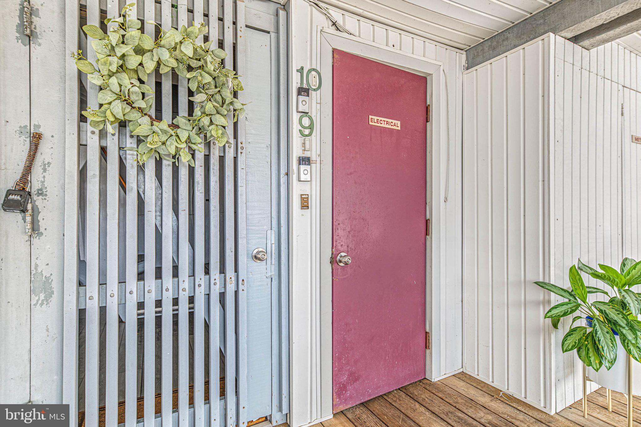 151 N ANNAPOLIS 10