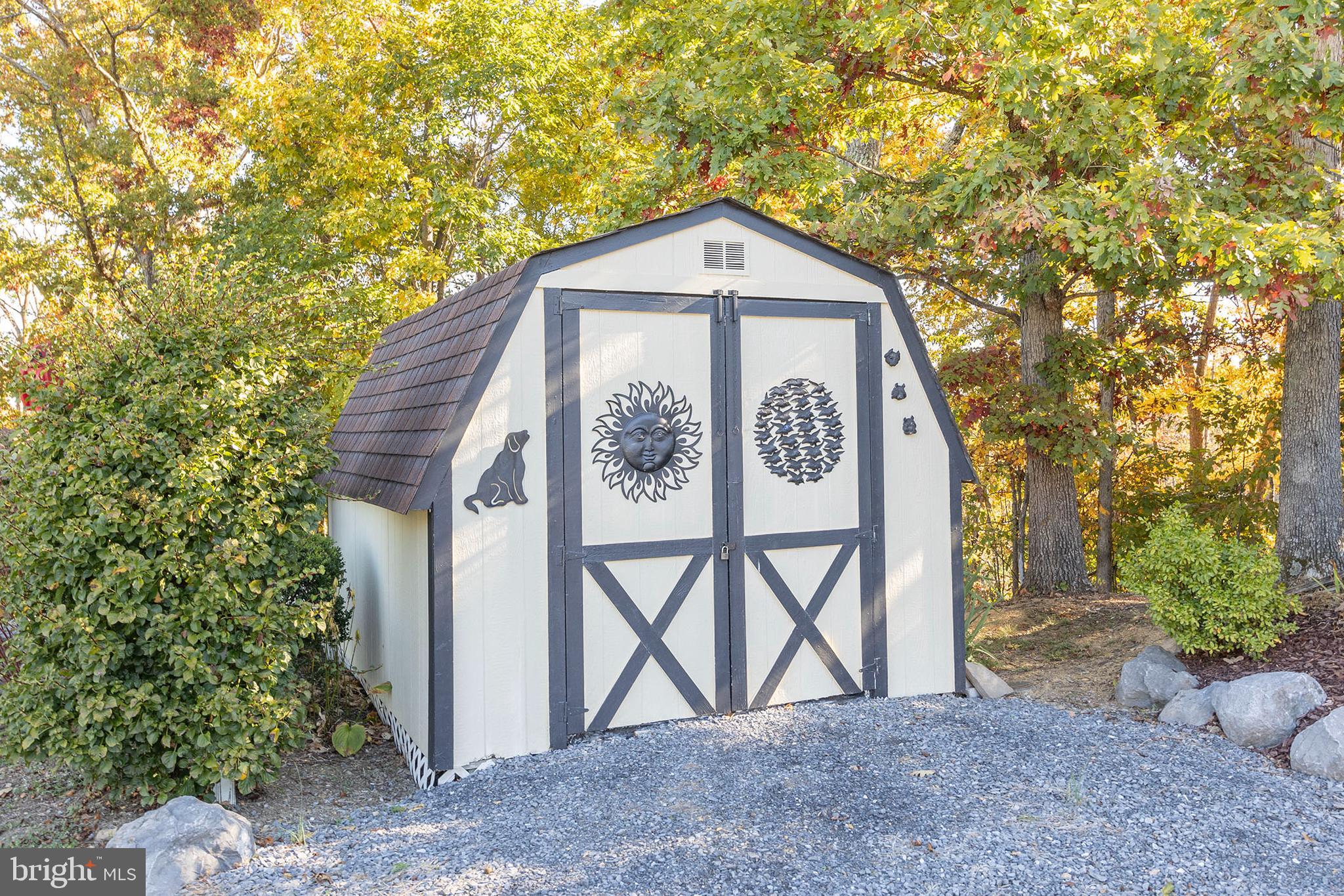 STONEY MOUNTAIN ESTATES - Residential