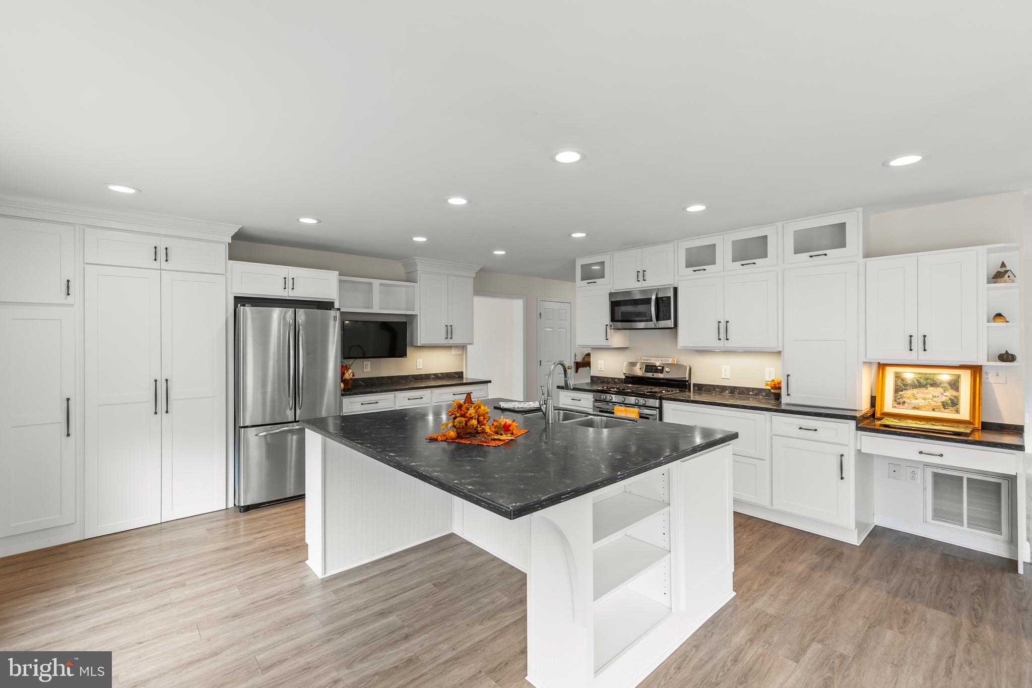 STONEY MOUNTAIN ESTATES - Residential