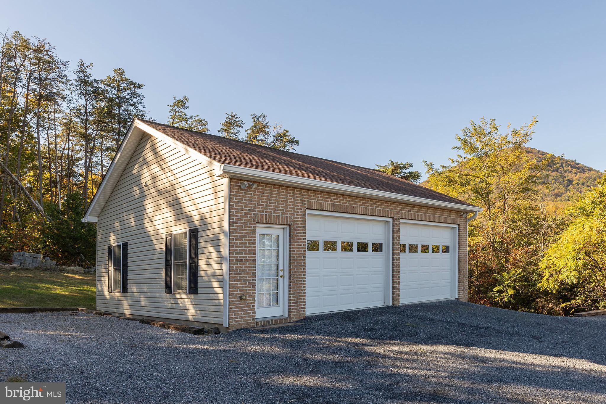 STONEY MOUNTAIN ESTATES - Residential