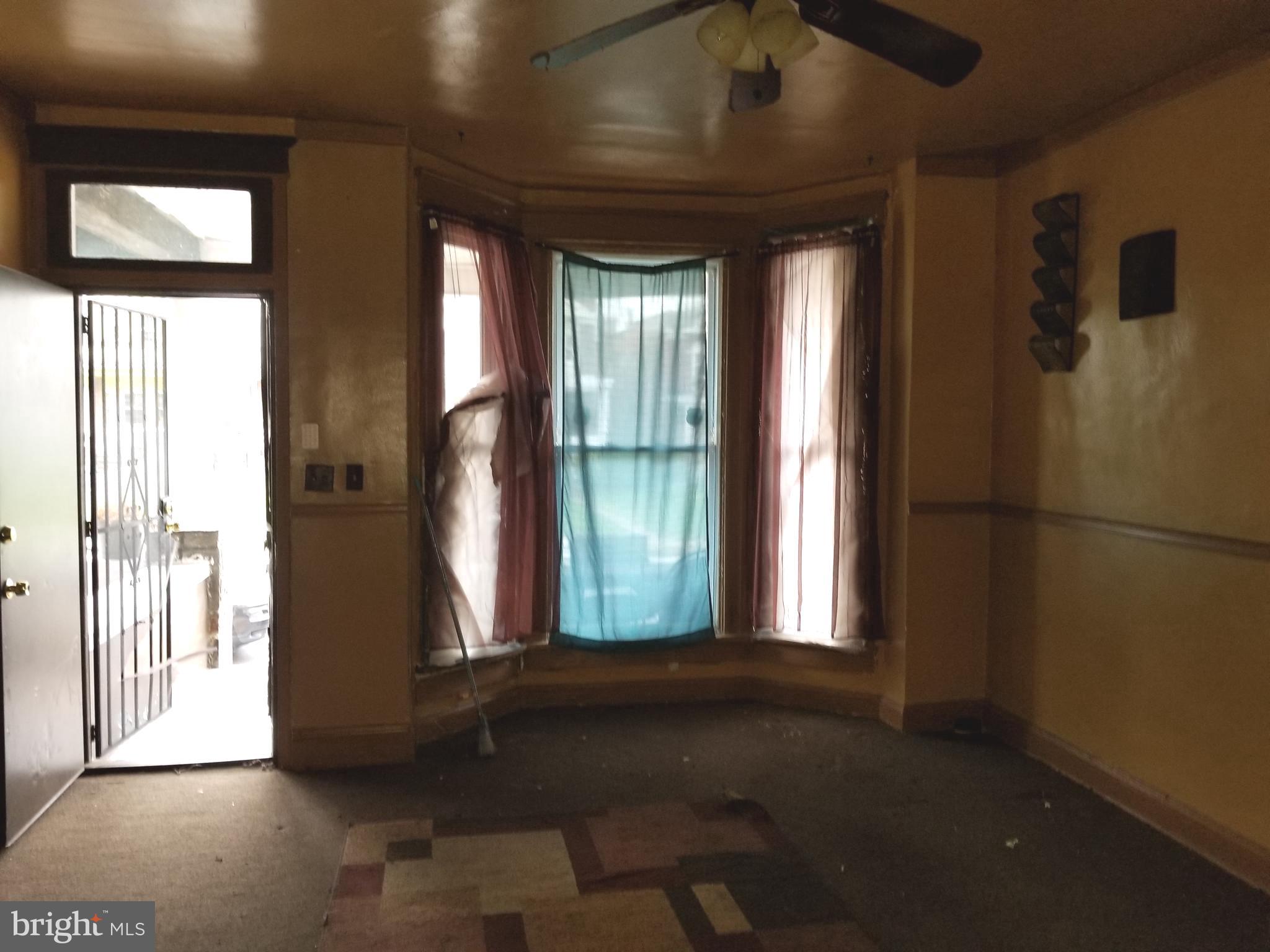 WEST SIDE - Residential
