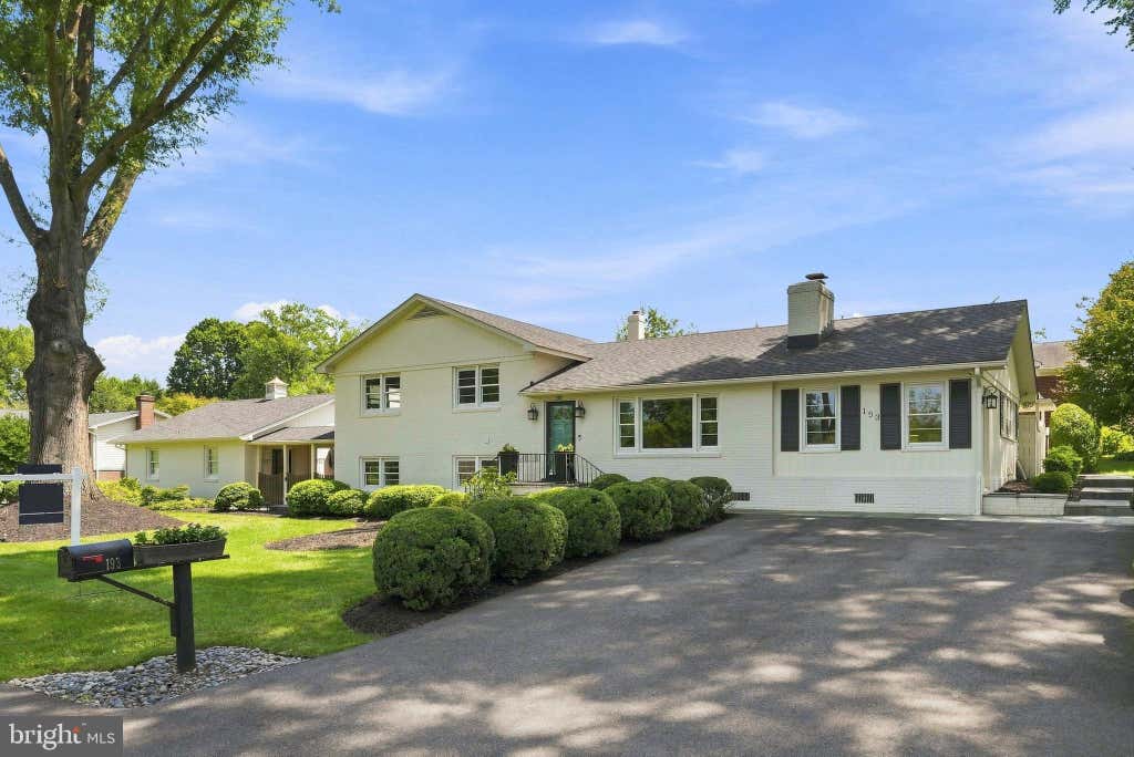 Photo of 193 Dover Road, WARRENTON, VA 20186 (MLS # VAFQ2023448)