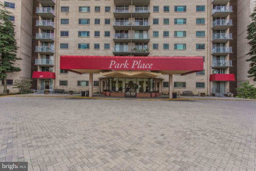 Affordable living inside the beltway! This will go quick! 1 bed/1 bath condo with parking and 2 laundry facilities on each floor! Bright and clean unit ready for move in! Community pool and workout room. Located right off I-395, 3 exits from the Pentagon! No pets please.