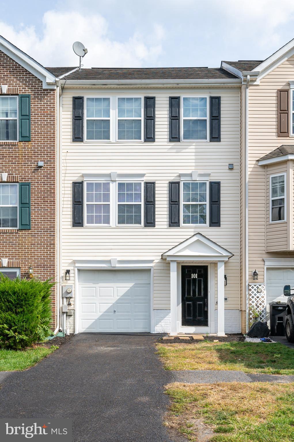 MANOR PARK - Residential