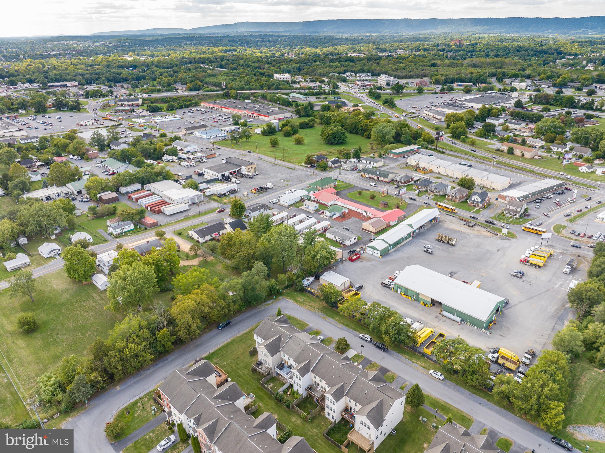 MANOR PARK - Residential