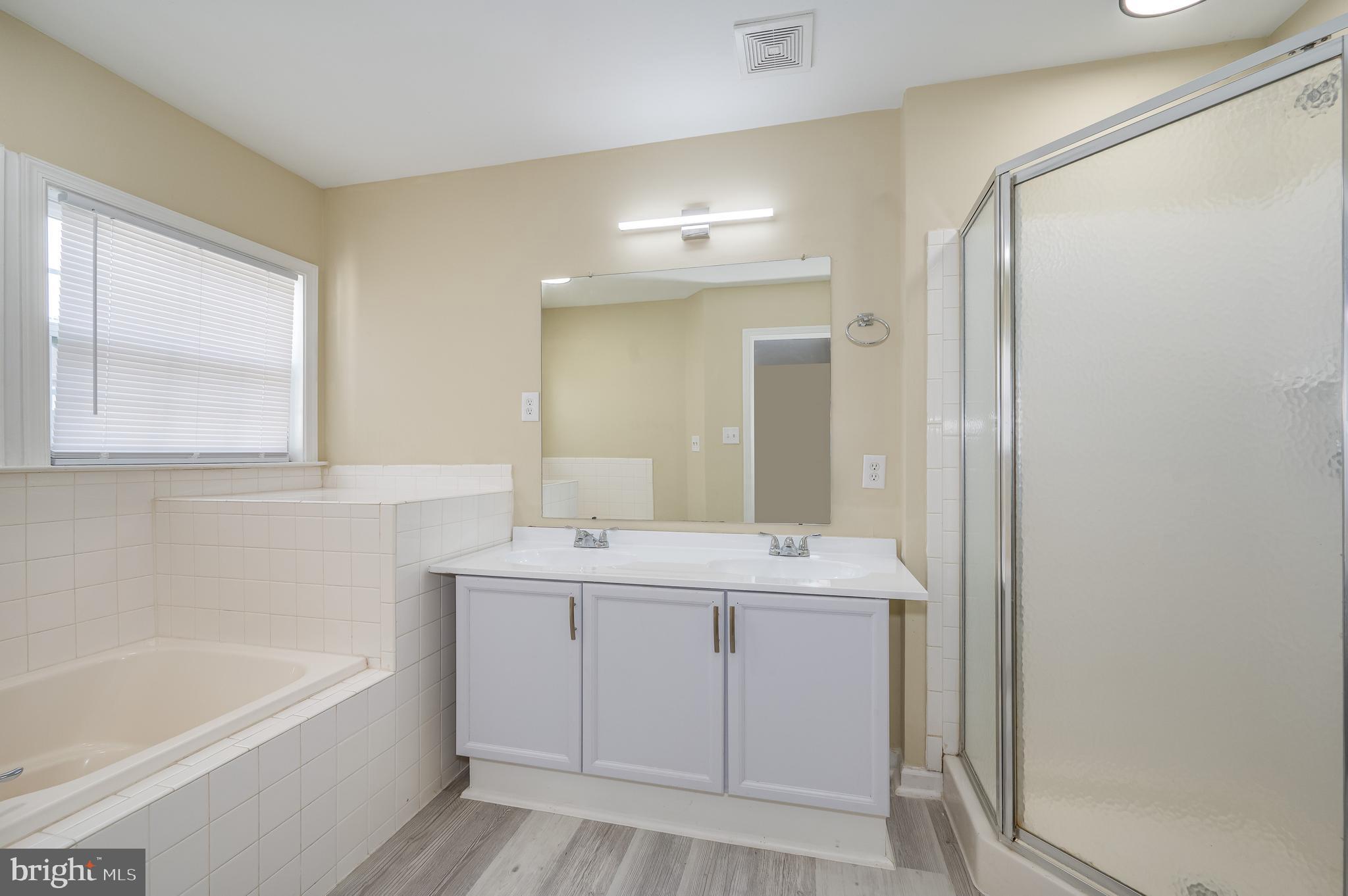 MANOR PARK - Residential