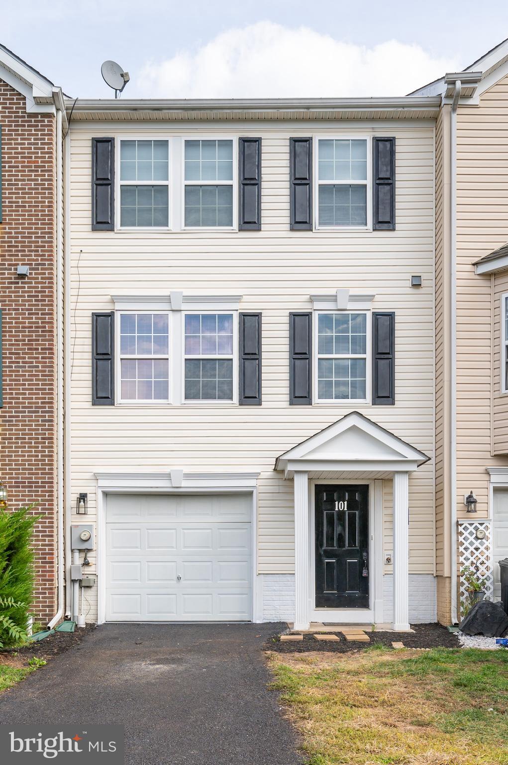 MANOR PARK - Residential