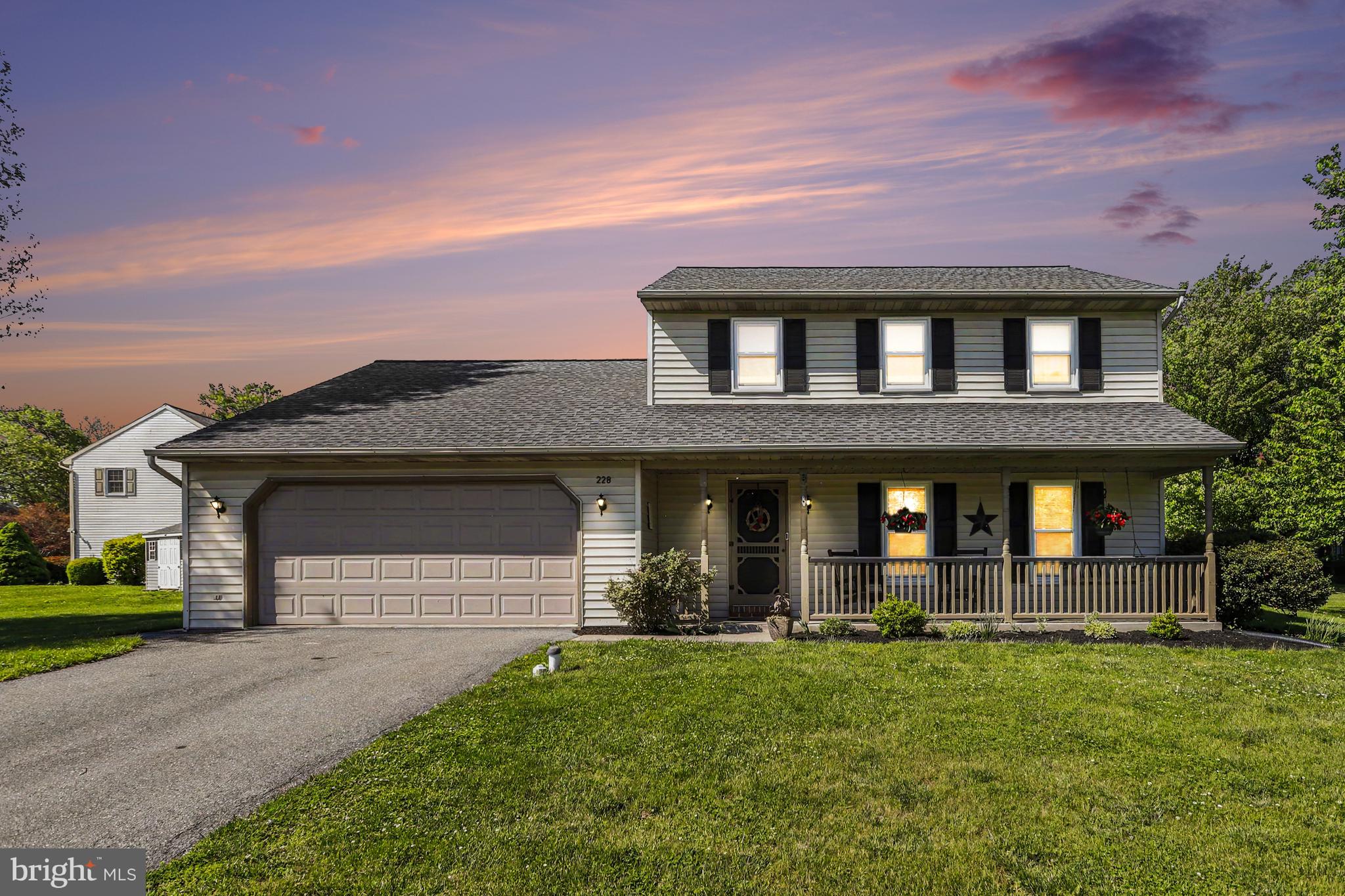 228 CLIFF LANE