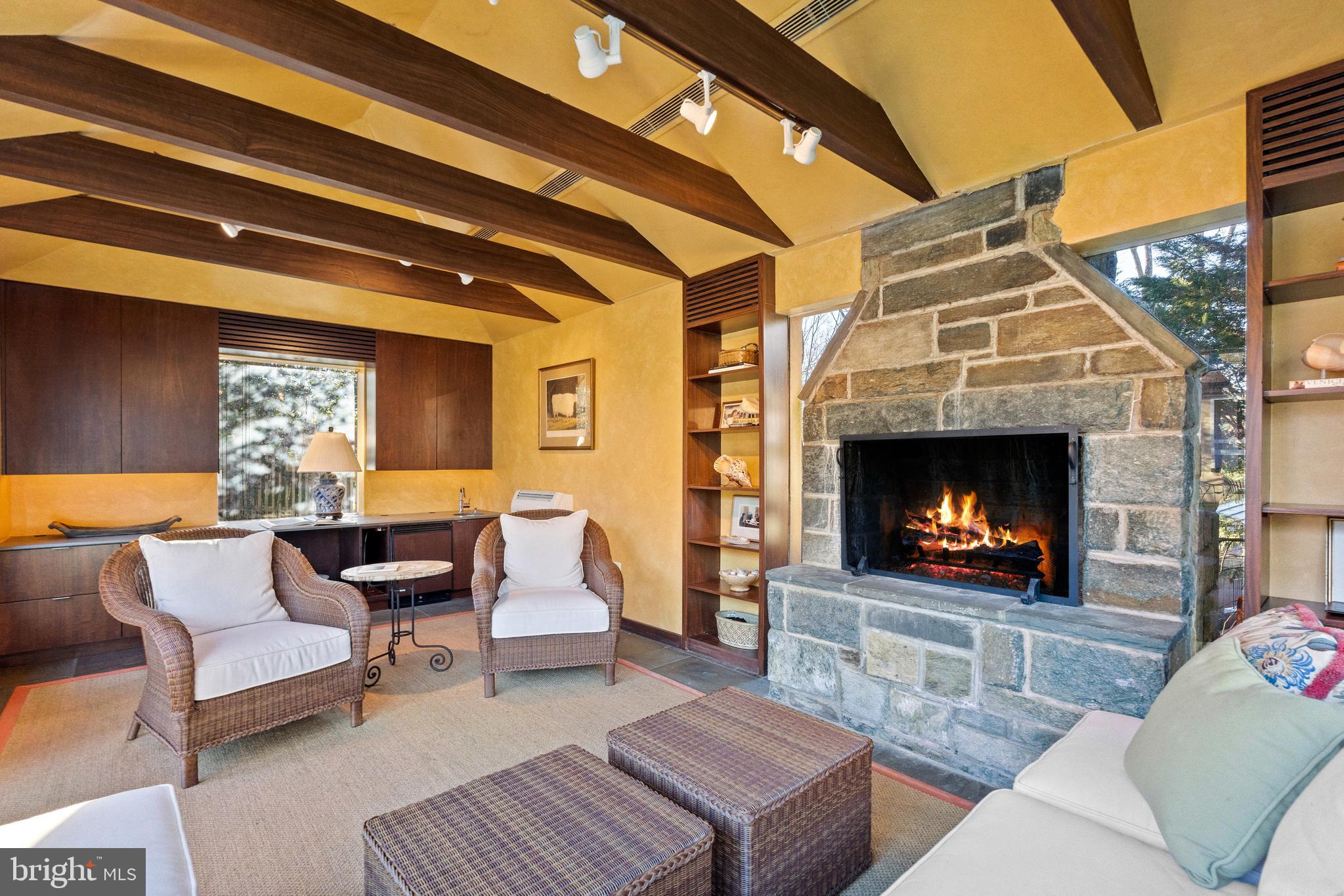 SPRING VALLEY - Residential