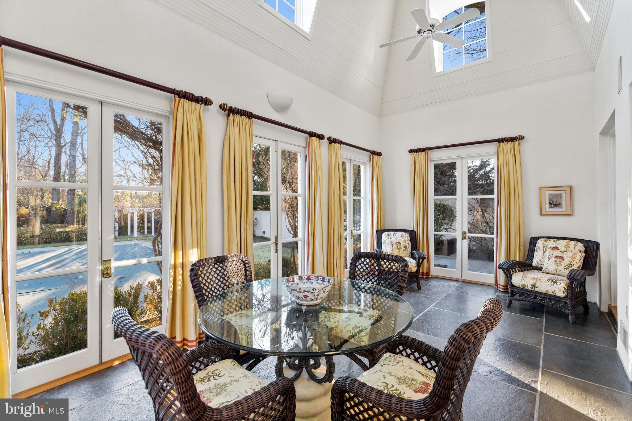 SPRING VALLEY - Residential
