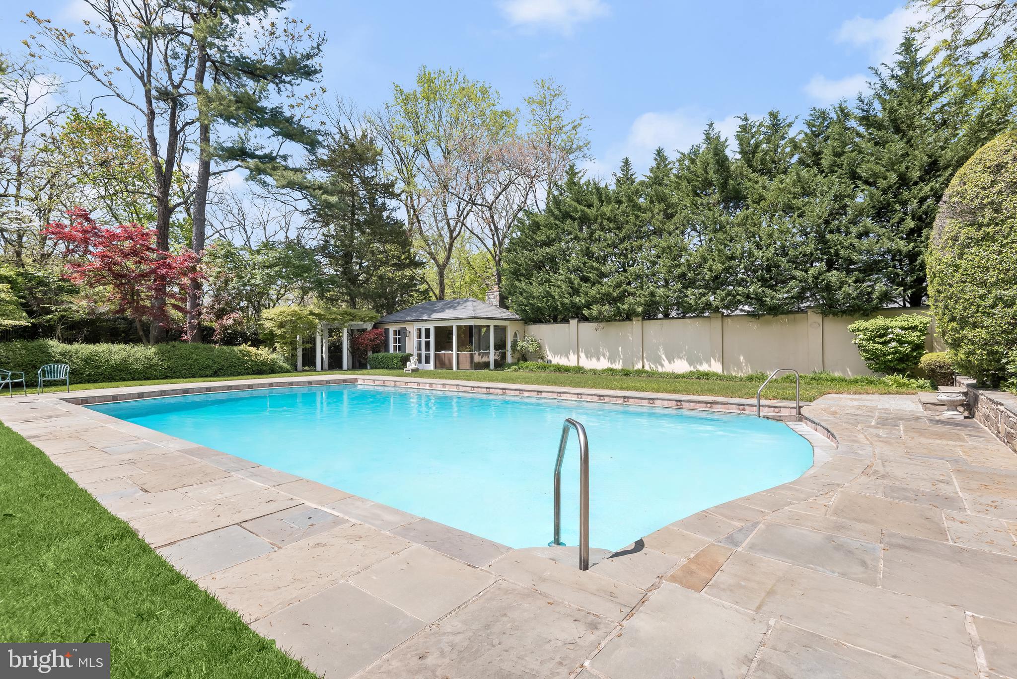 SPRING VALLEY - Residential