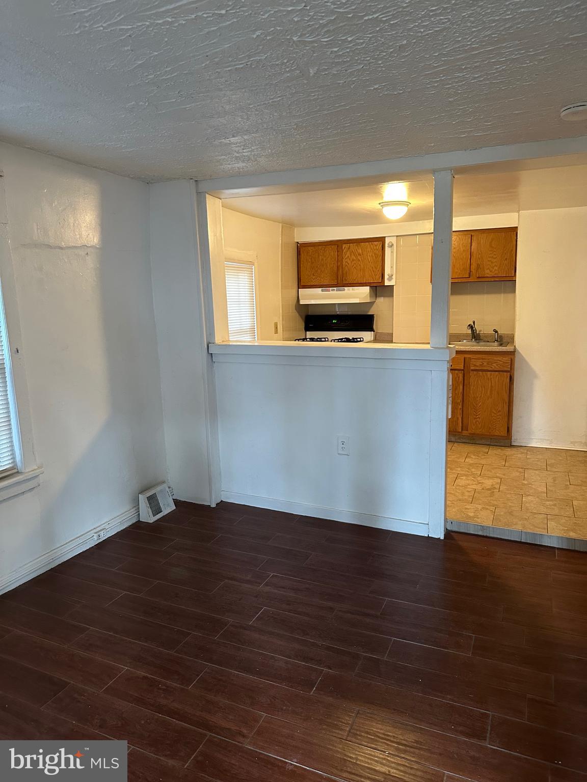 2 TITUS AVENUE UNIT 2