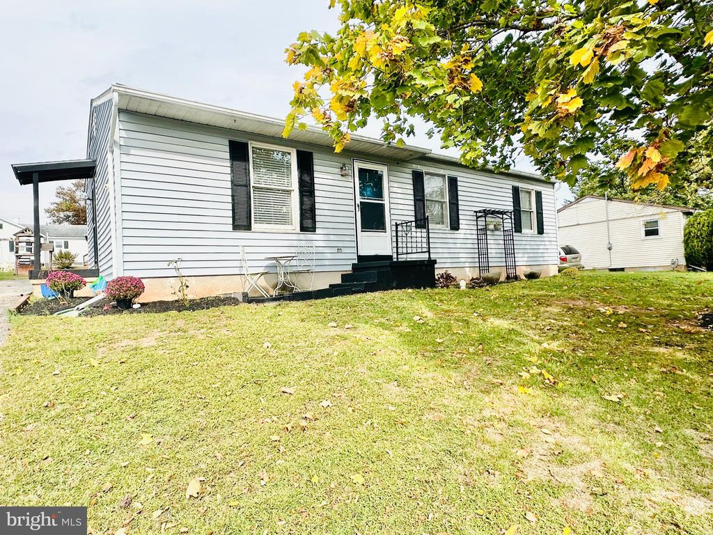 Photo of 1595 Oak Lane, DOVER, PA 17315 (MLS # PAYK2091684)