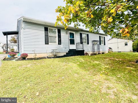 1595 OAK LANE DOVER PA 17315