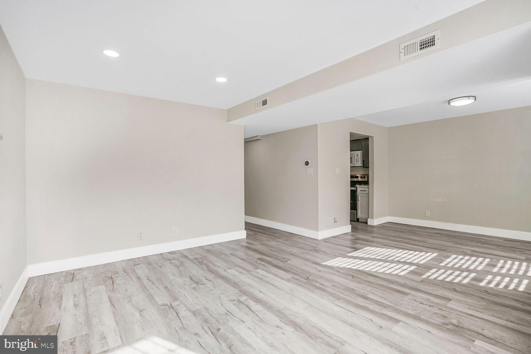 STAFFORD MEADOWS - Residential