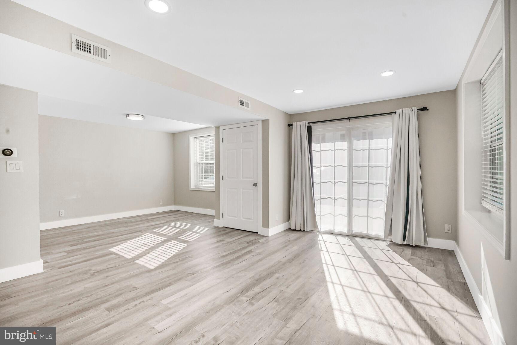 STAFFORD MEADOWS - Residential