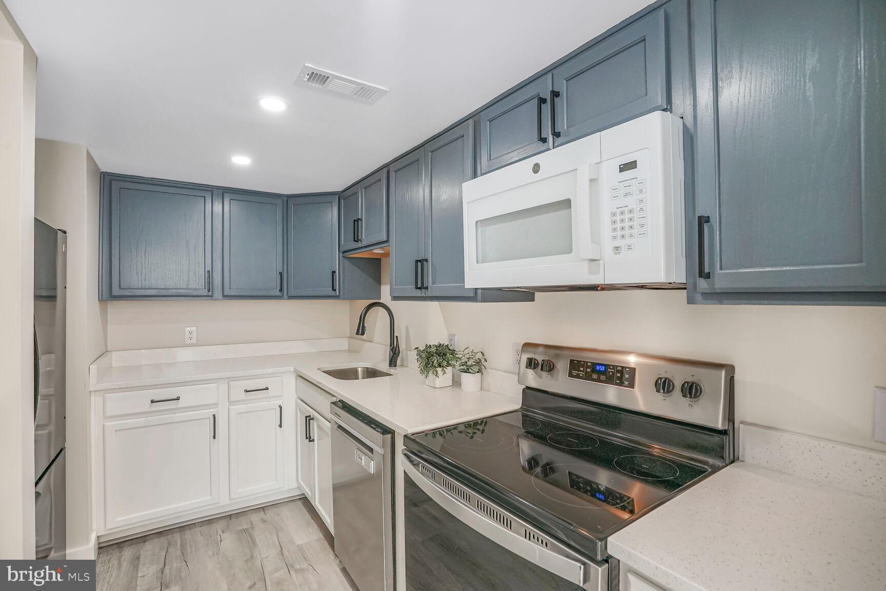 STAFFORD MEADOWS - Residential