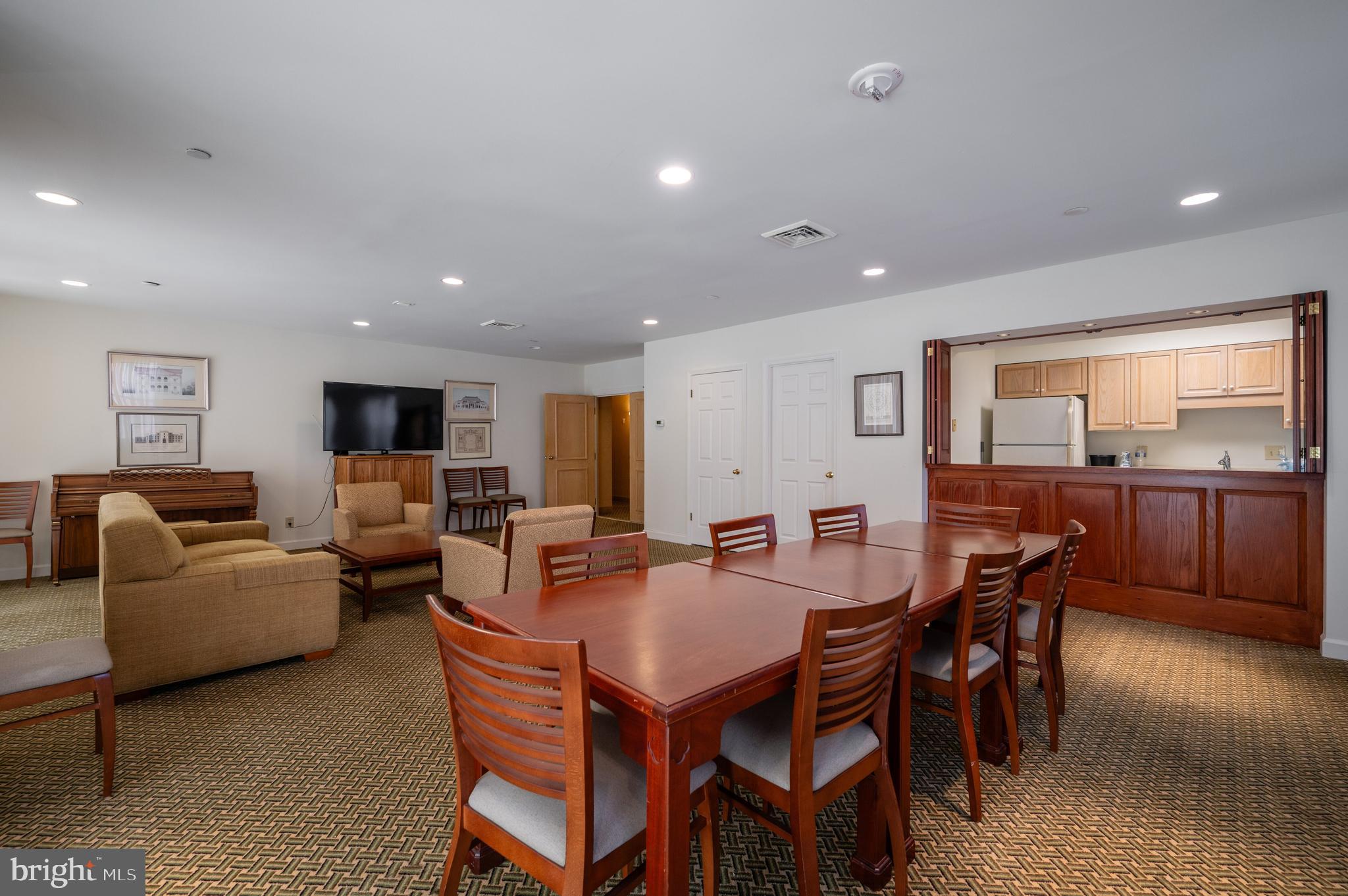 MADISON PARK CONDOMINIUMS - Residential