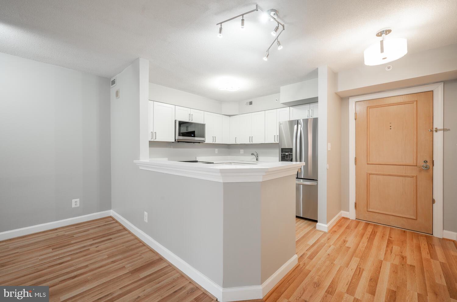 MADISON PARK CONDOMINIUMS - Residential