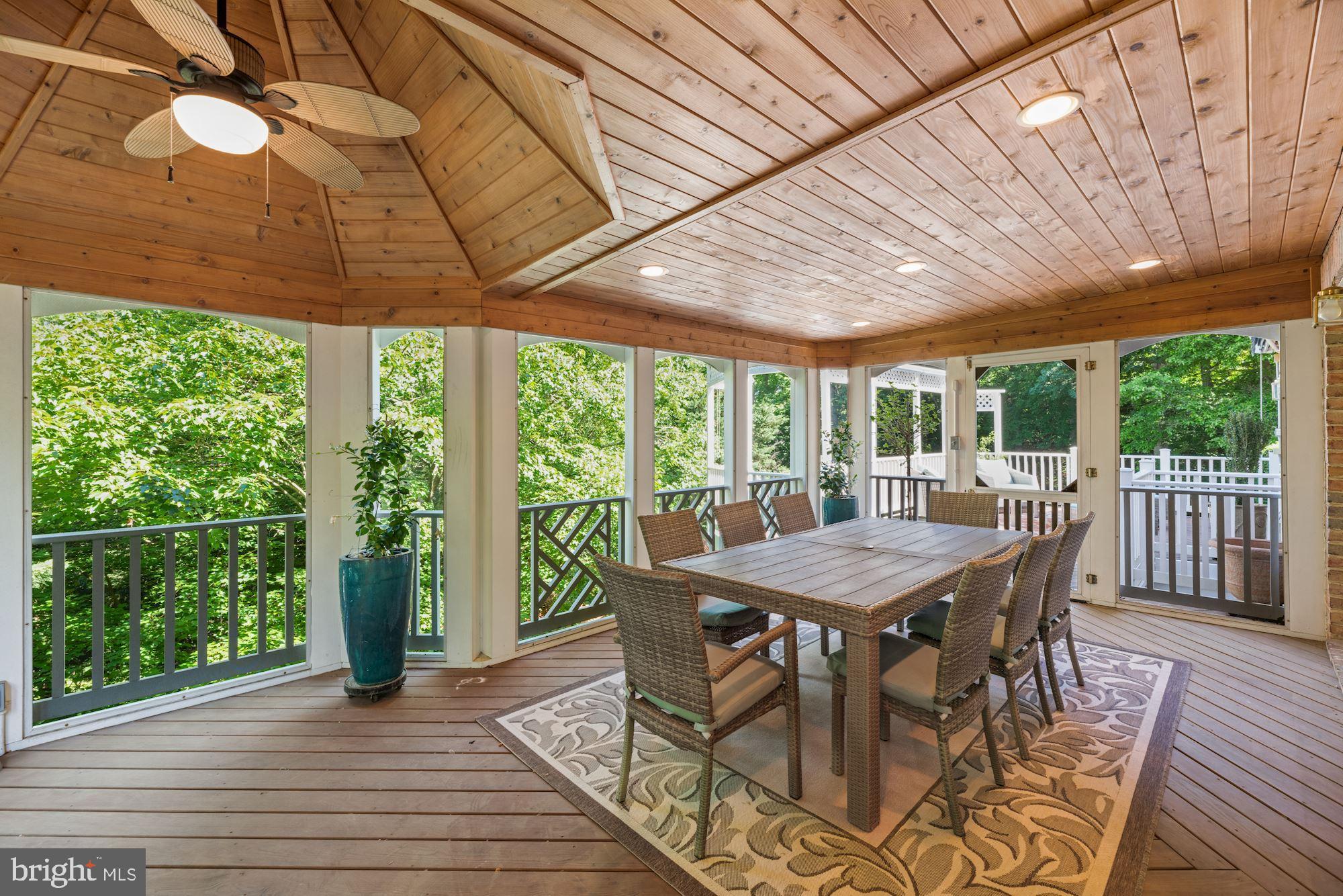 MCLEAN FALLS AT CHINQUAP - Residential