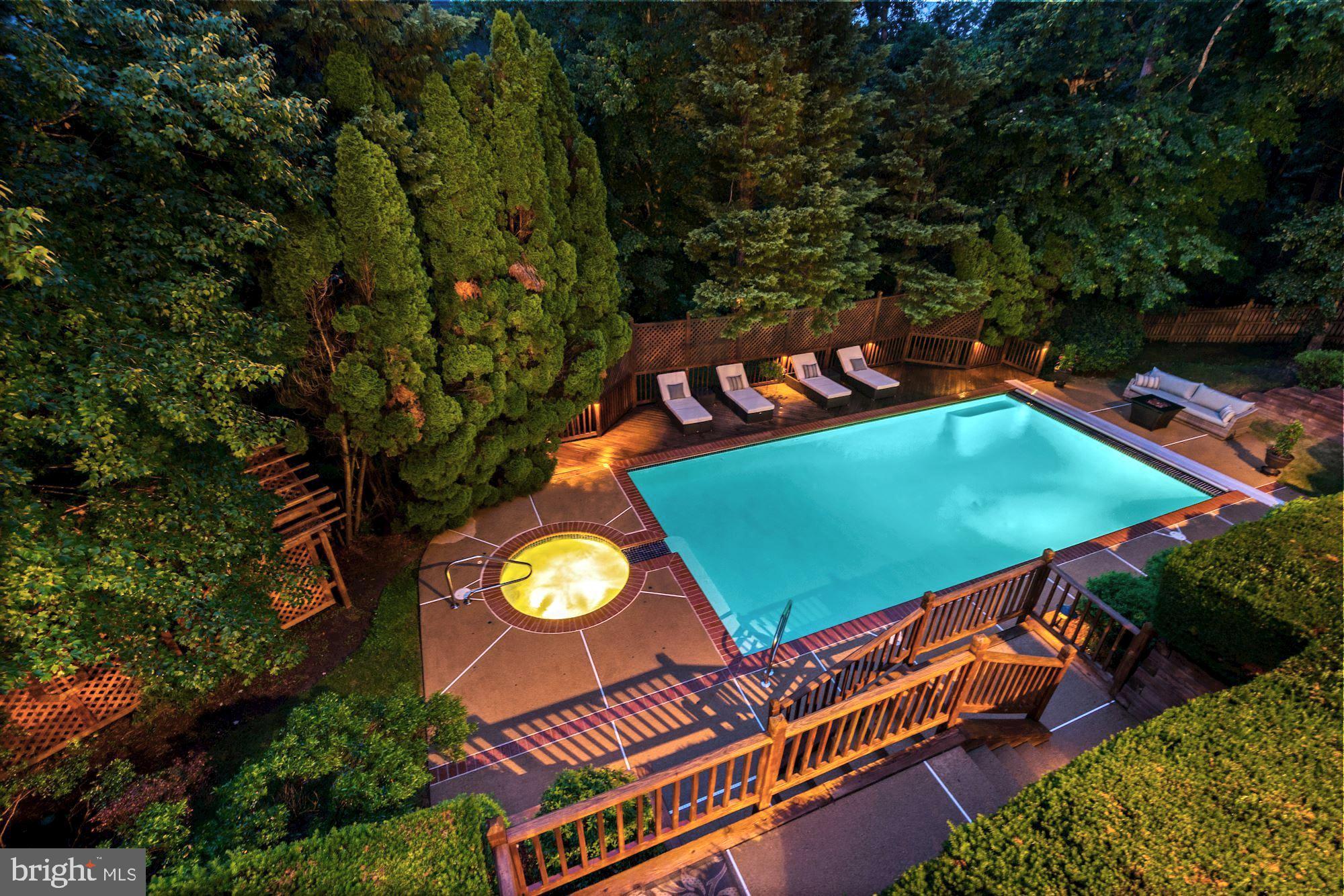 MCLEAN FALLS AT CHINQUAP - Residential