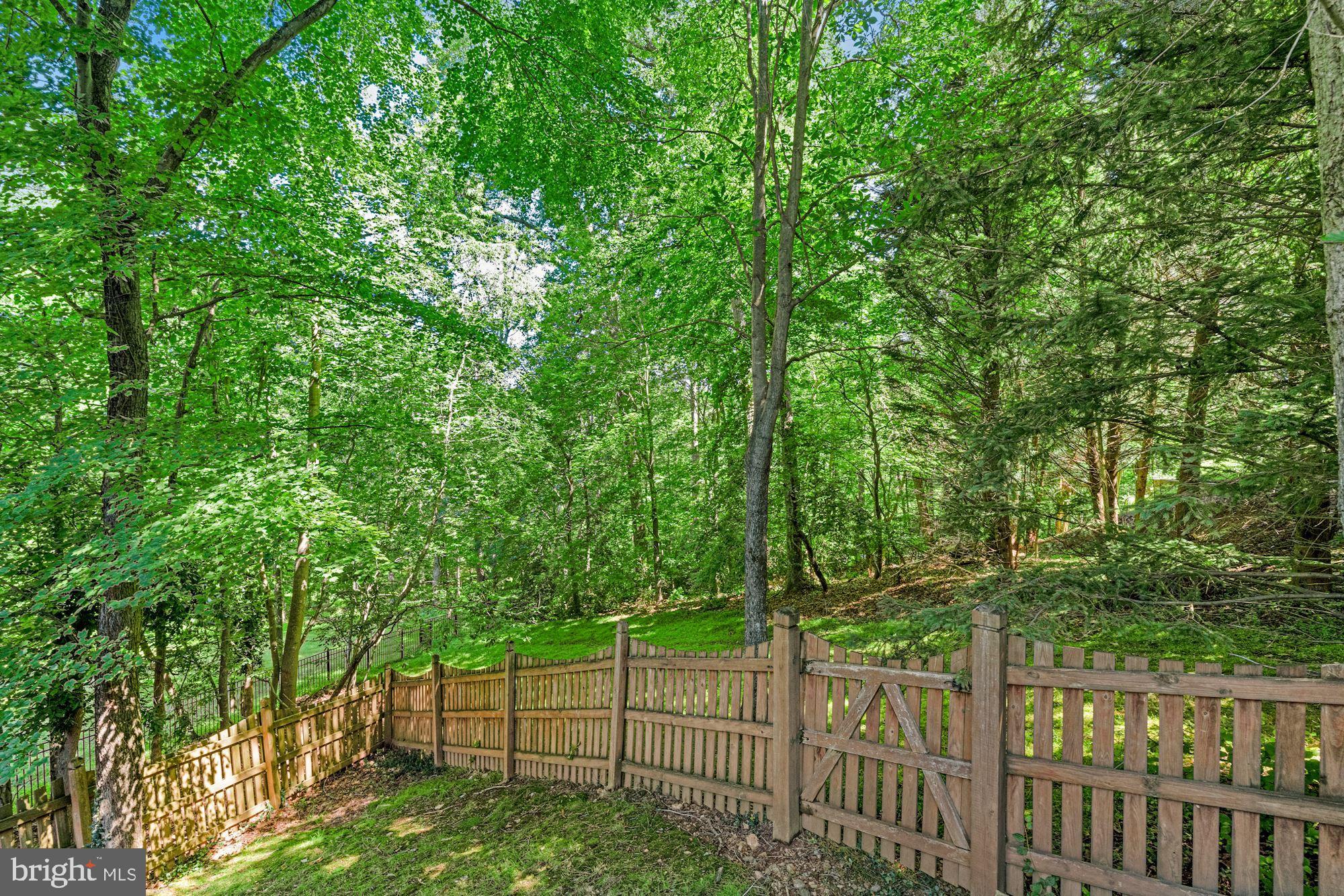 MCLEAN FALLS AT CHINQUAP - Residential