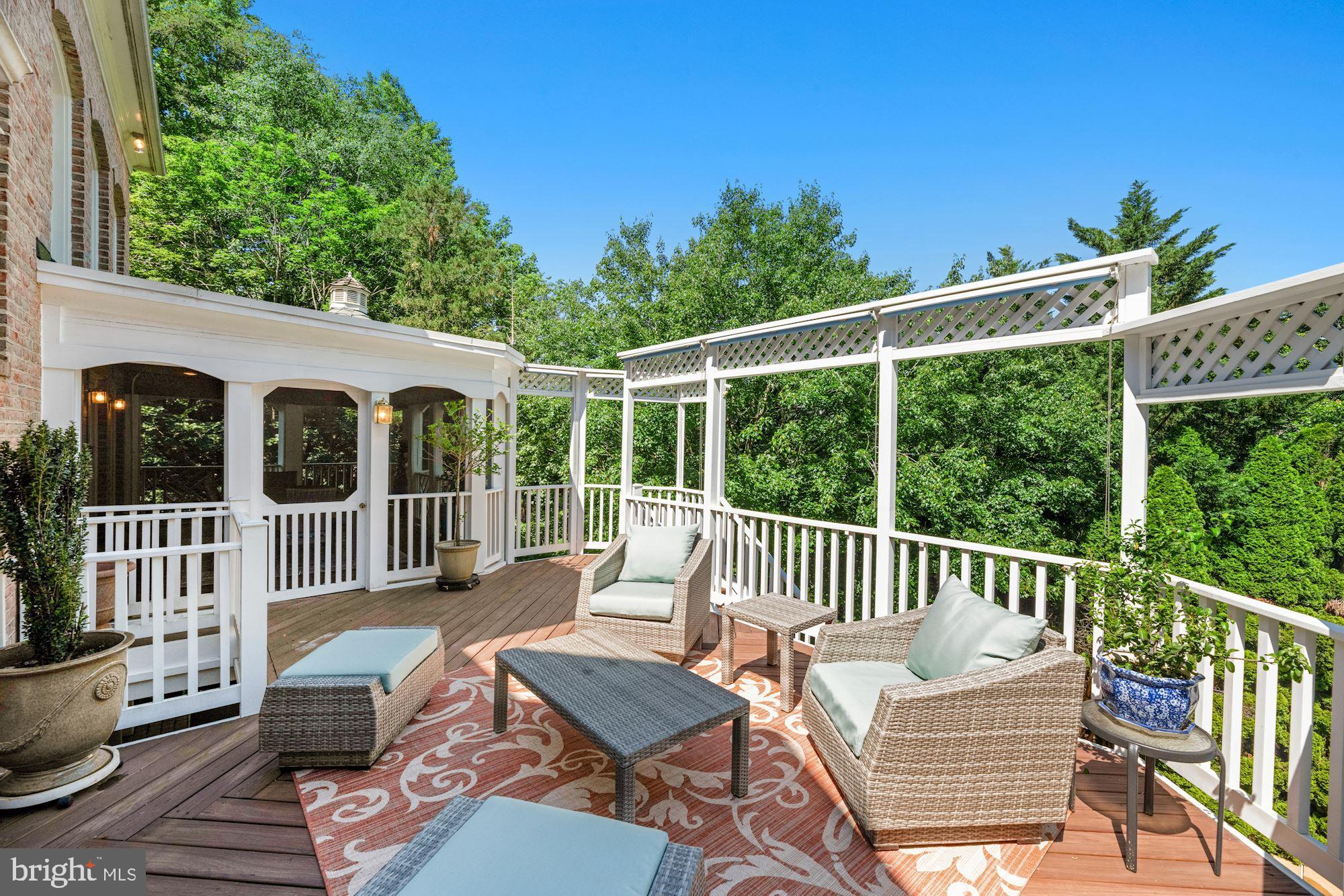 MCLEAN FALLS AT CHINQUAP - Residential