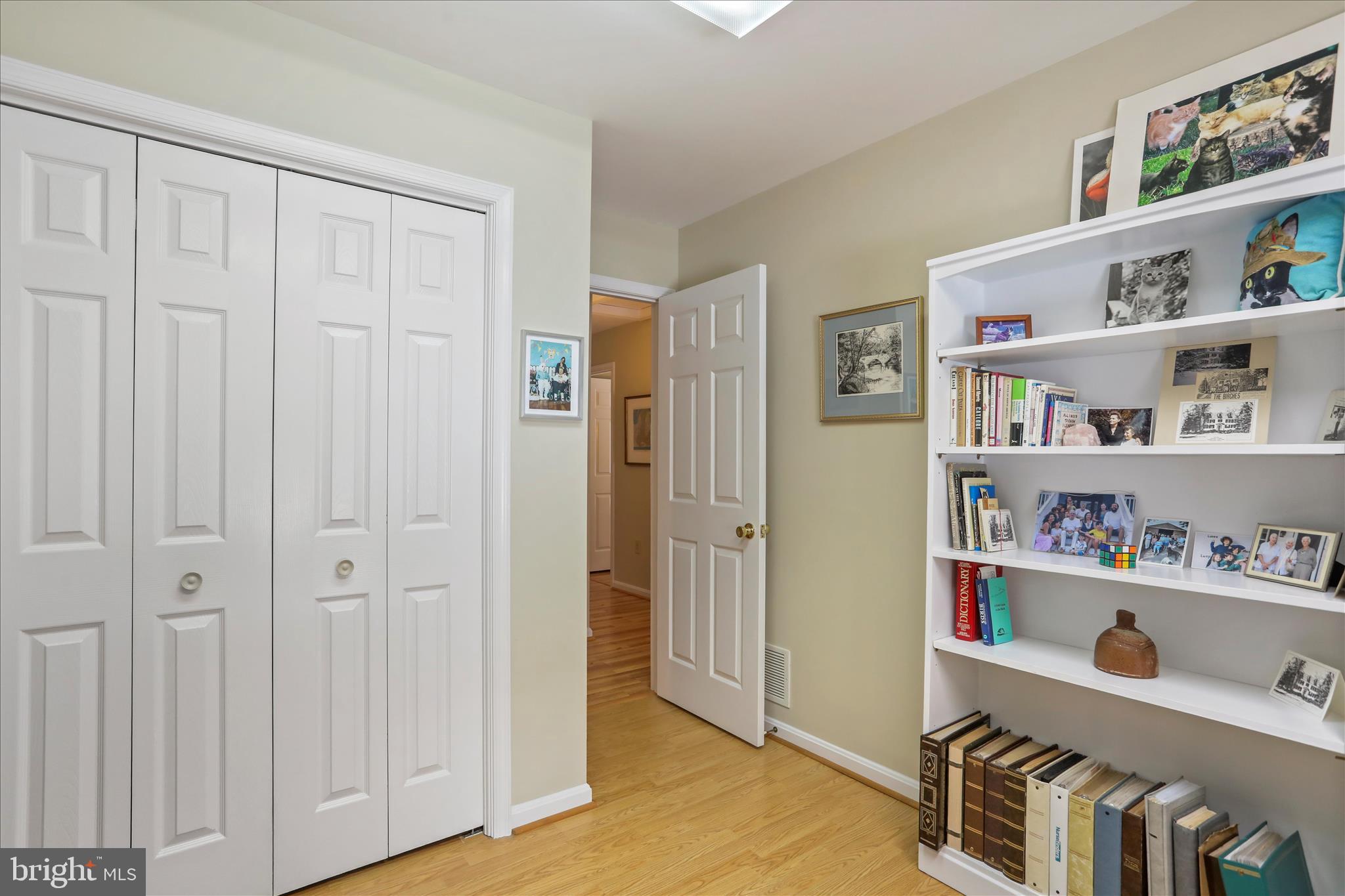 ROXBURY HILLS - Residential