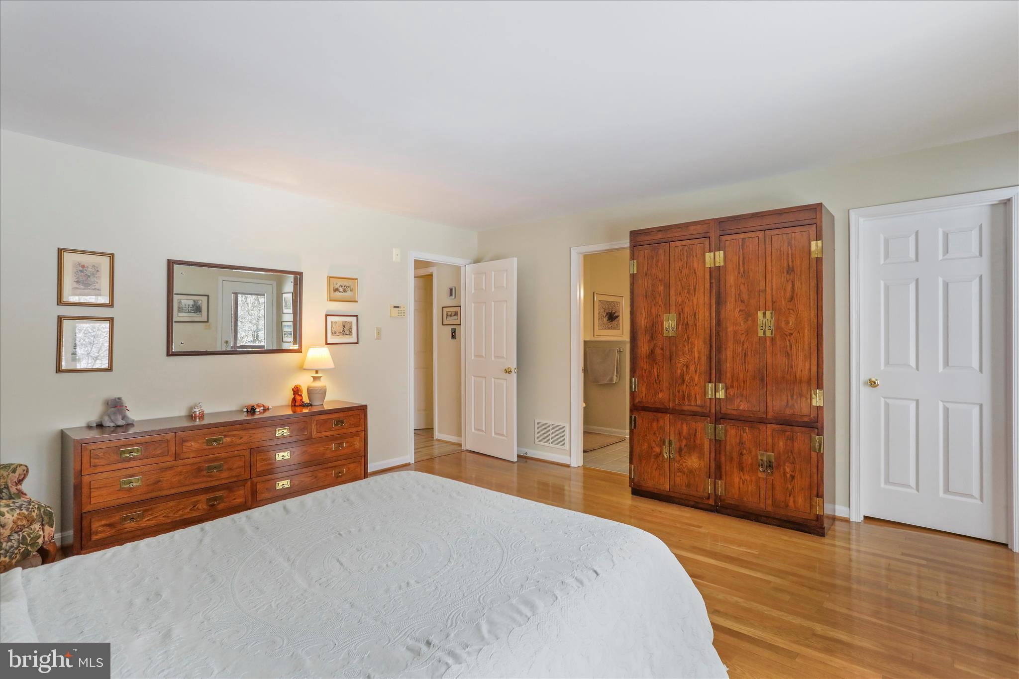 ROXBURY HILLS - Residential