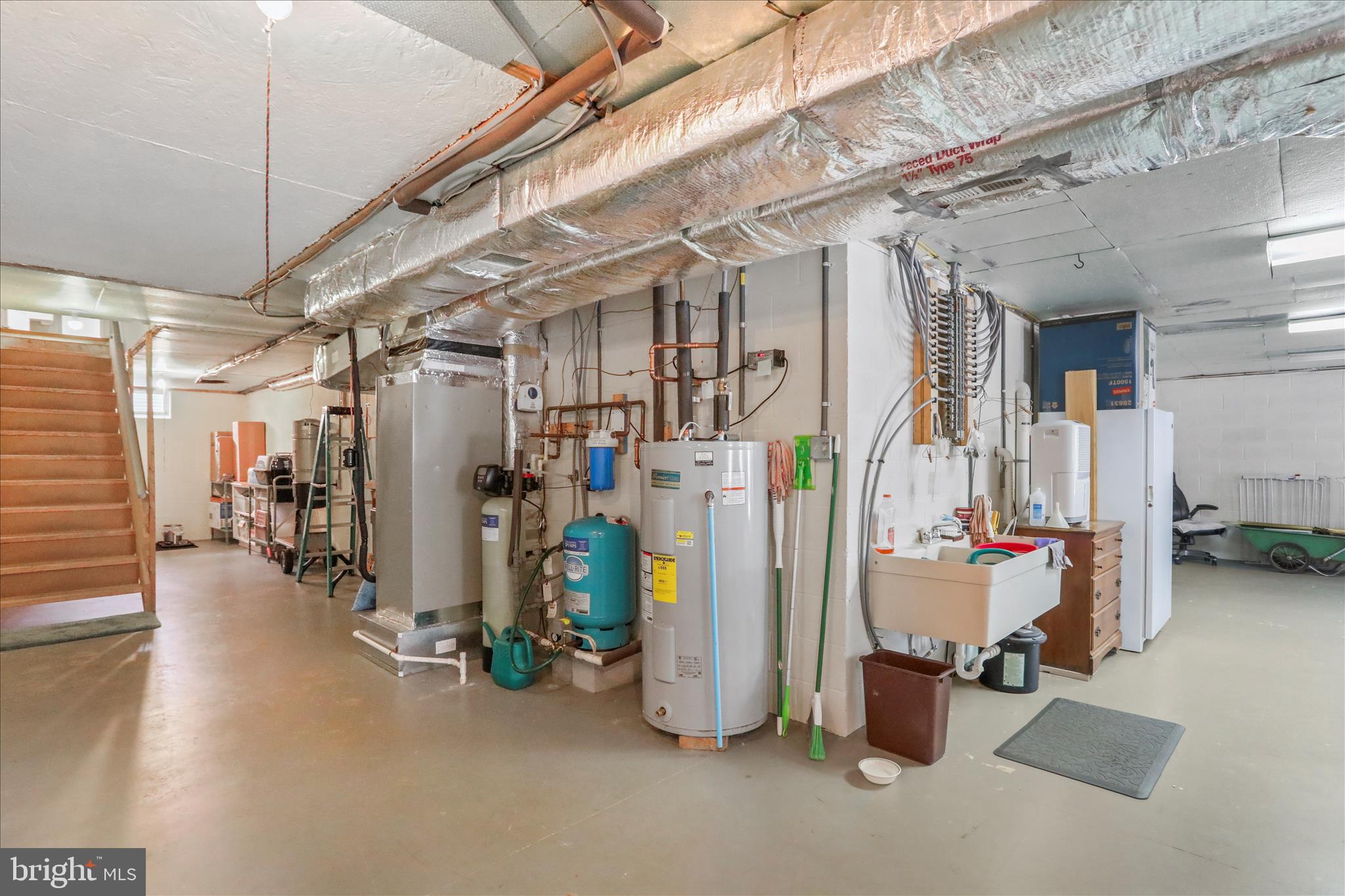 ROXBURY HILLS - Residential