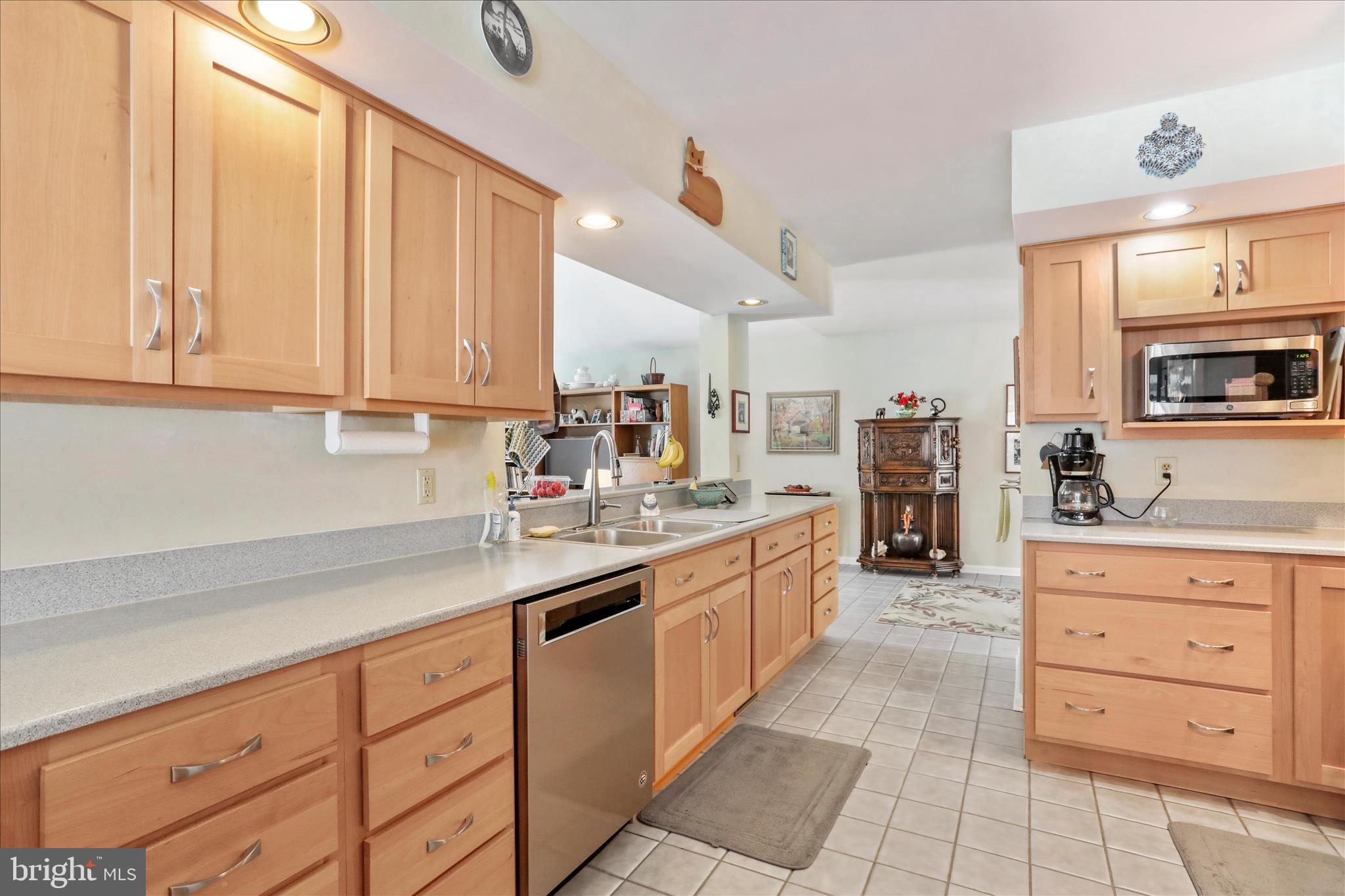 ROXBURY HILLS - Residential