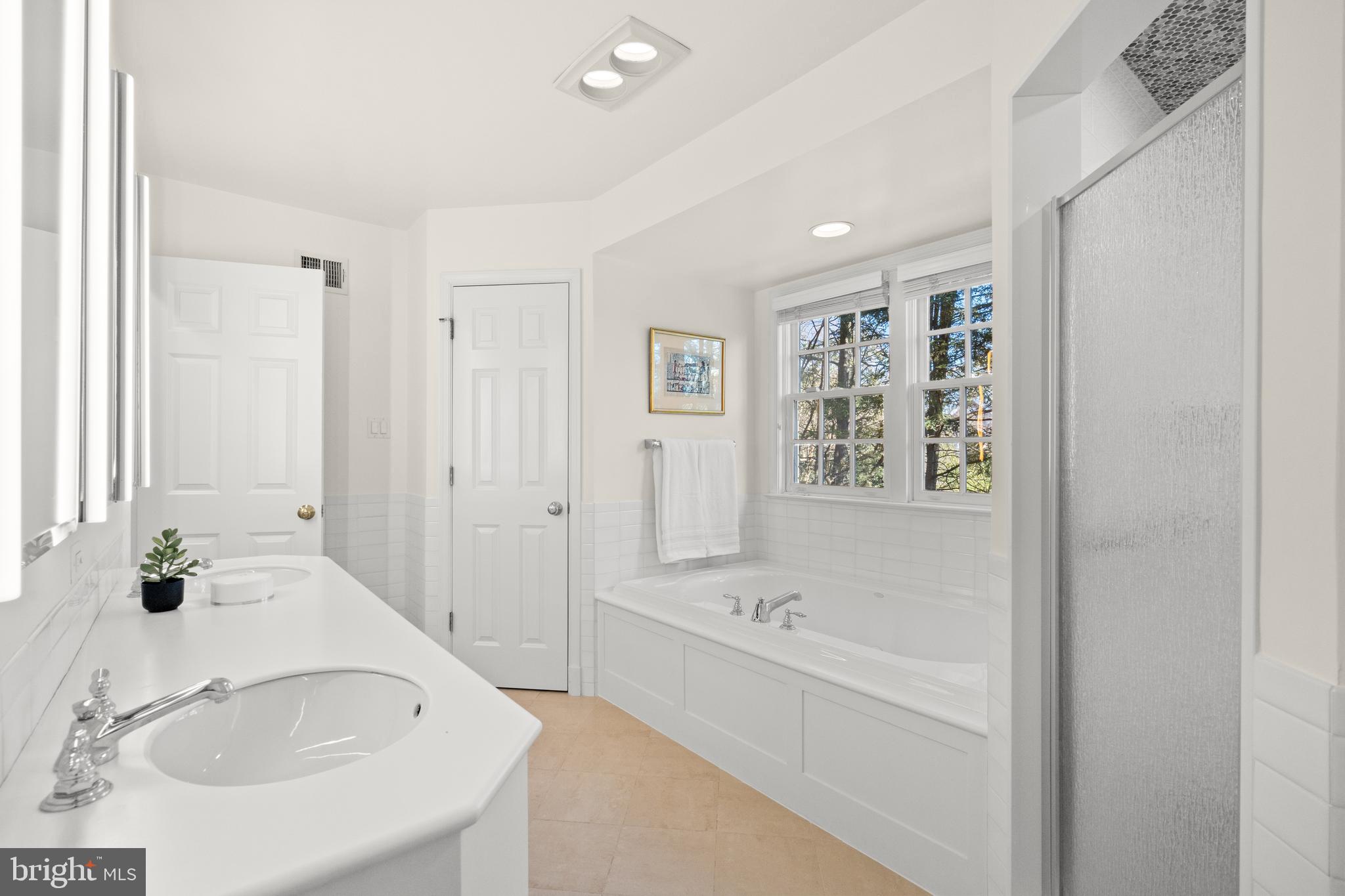 KENWOOD - Residential