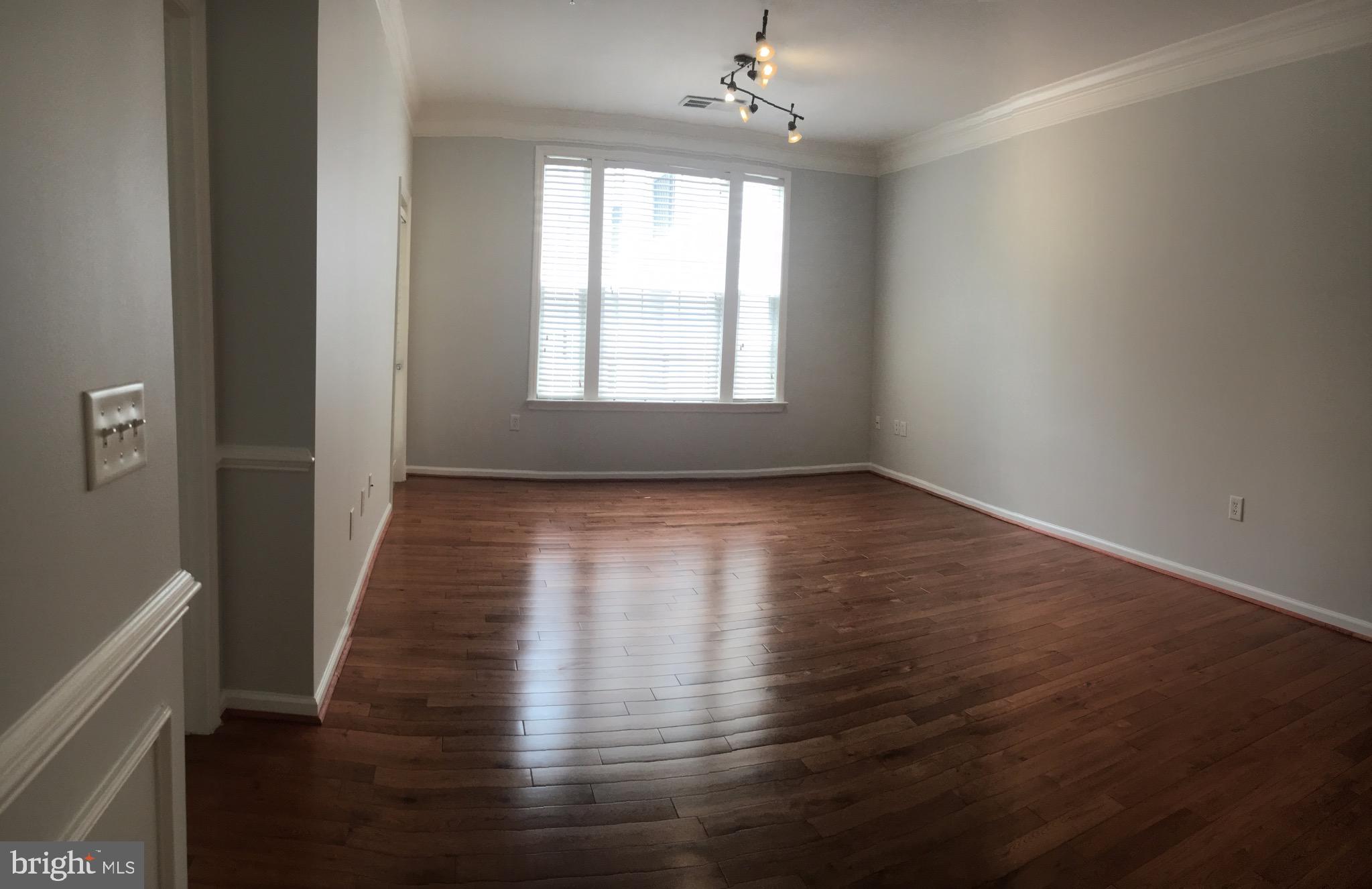 THE COLONNADE AT KENTLANDS - Residential Lease