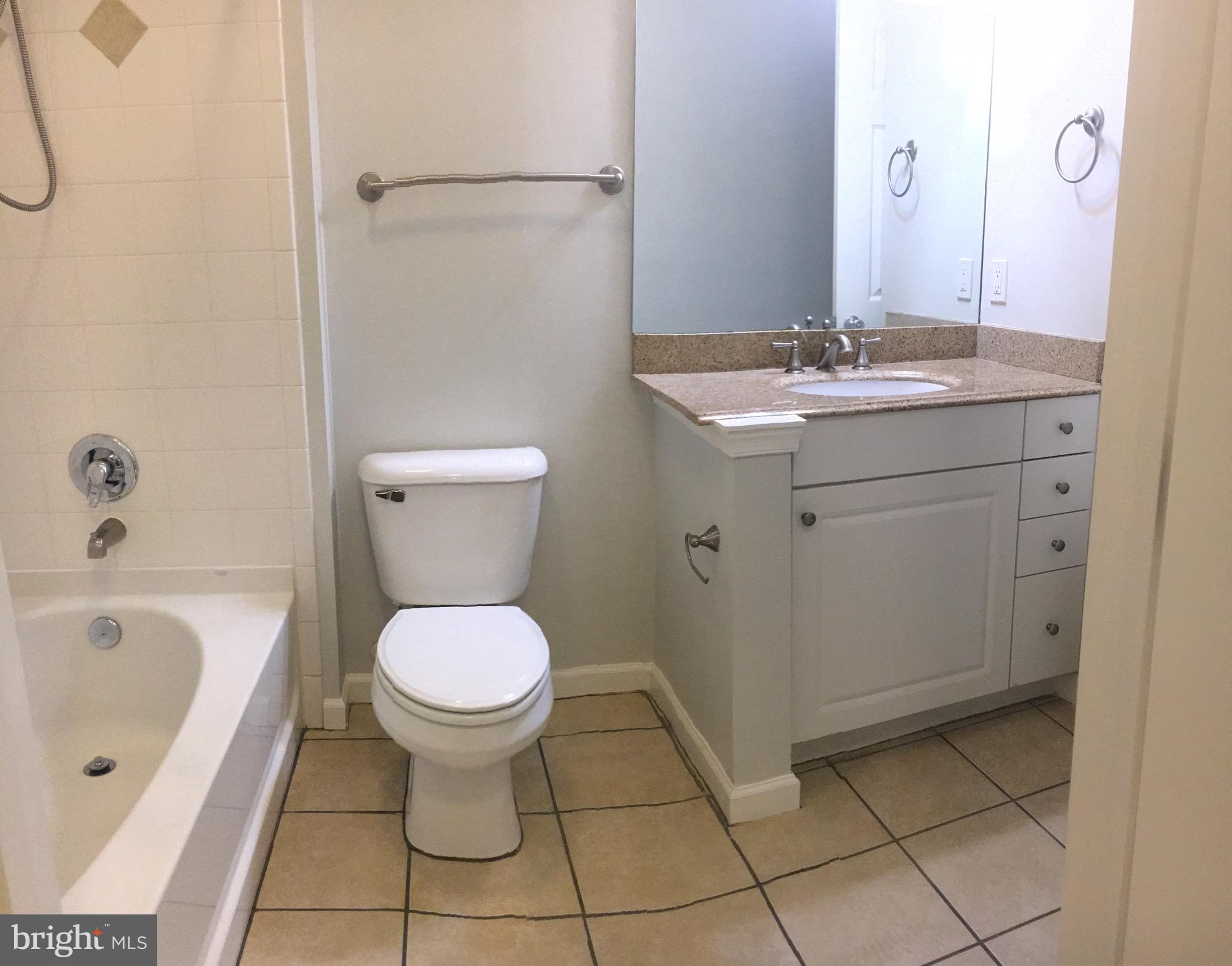 THE COLONNADE AT KENTLANDS - Residential Lease