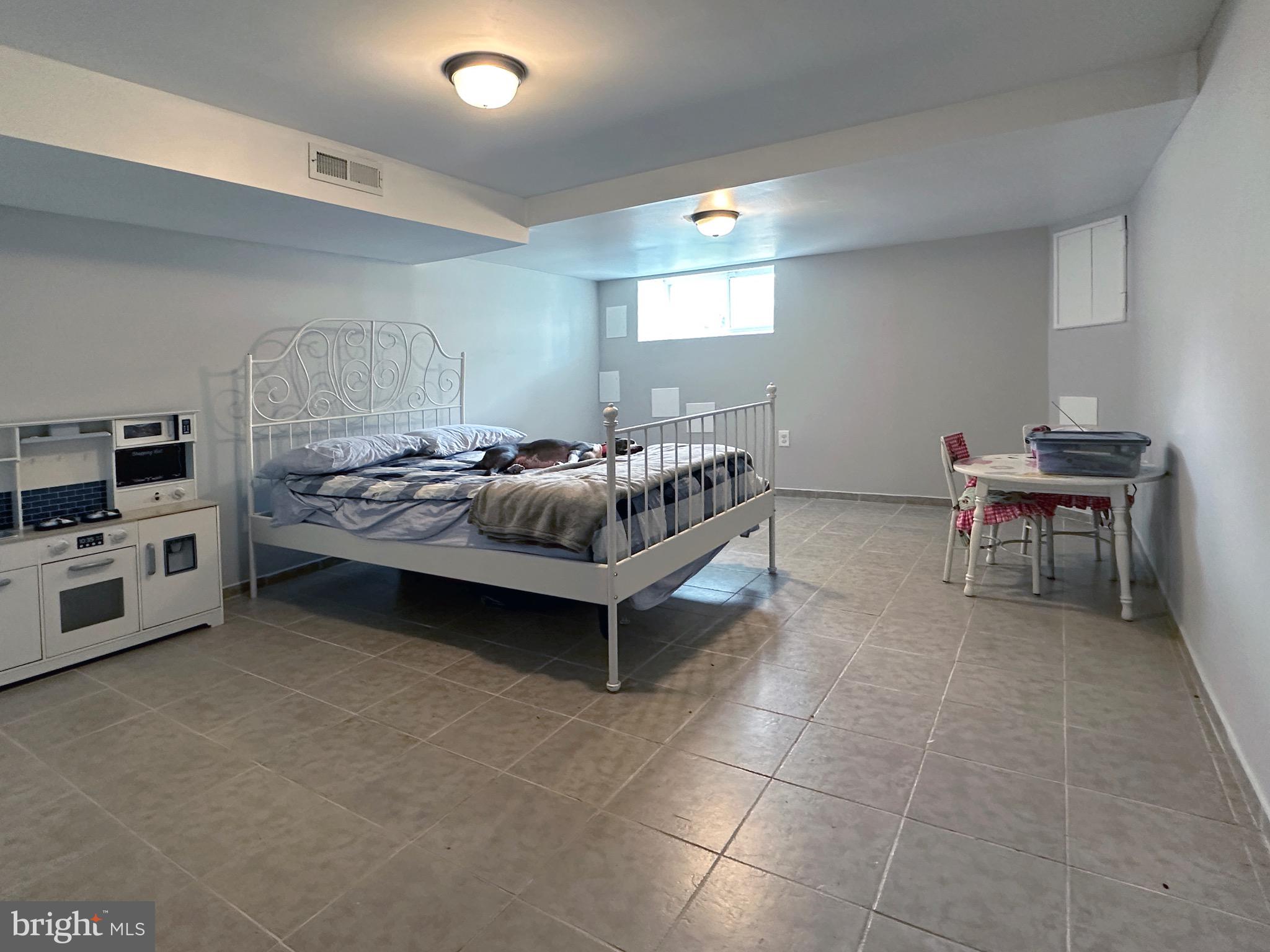 CHARLES VILLAGE - Residential