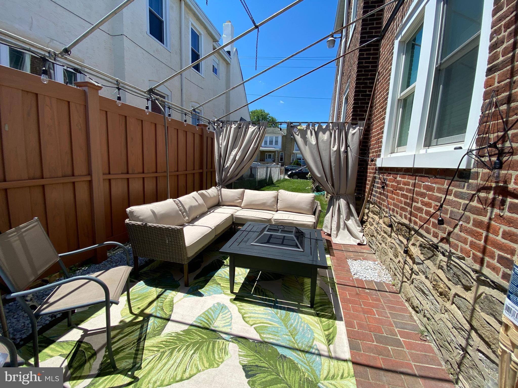 ROXBOROUGH - Residential