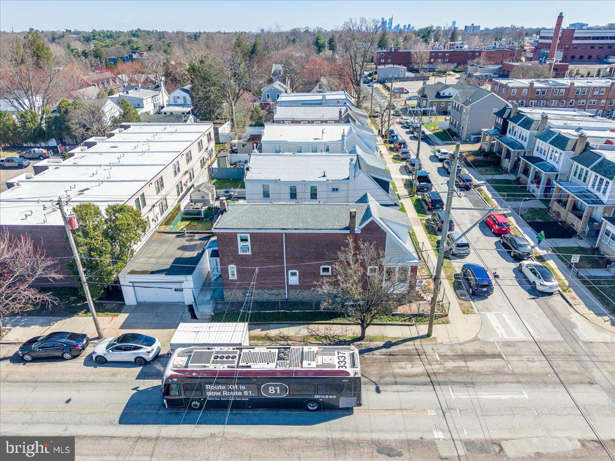 ROXBOROUGH - Residential