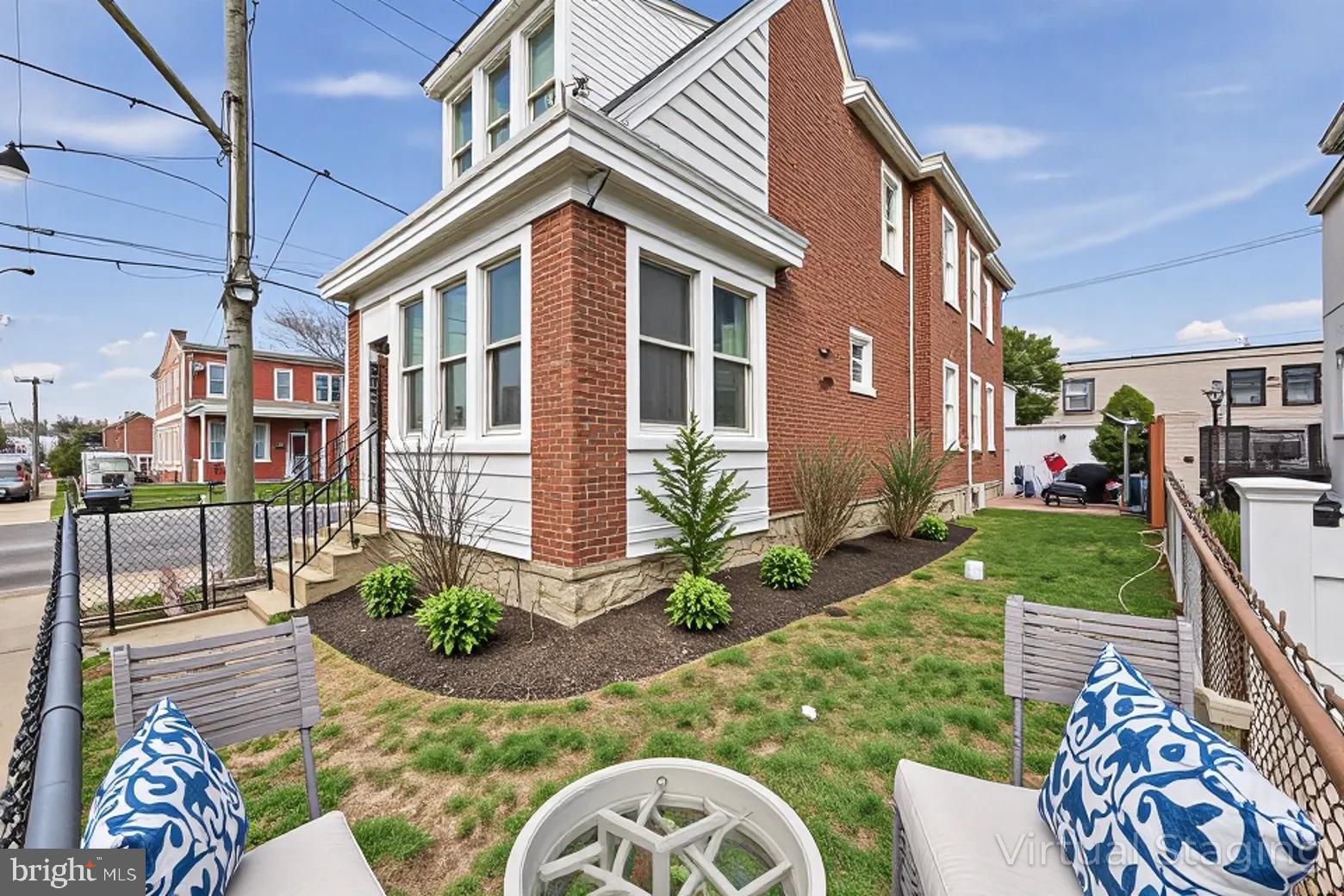 ROXBOROUGH - Residential