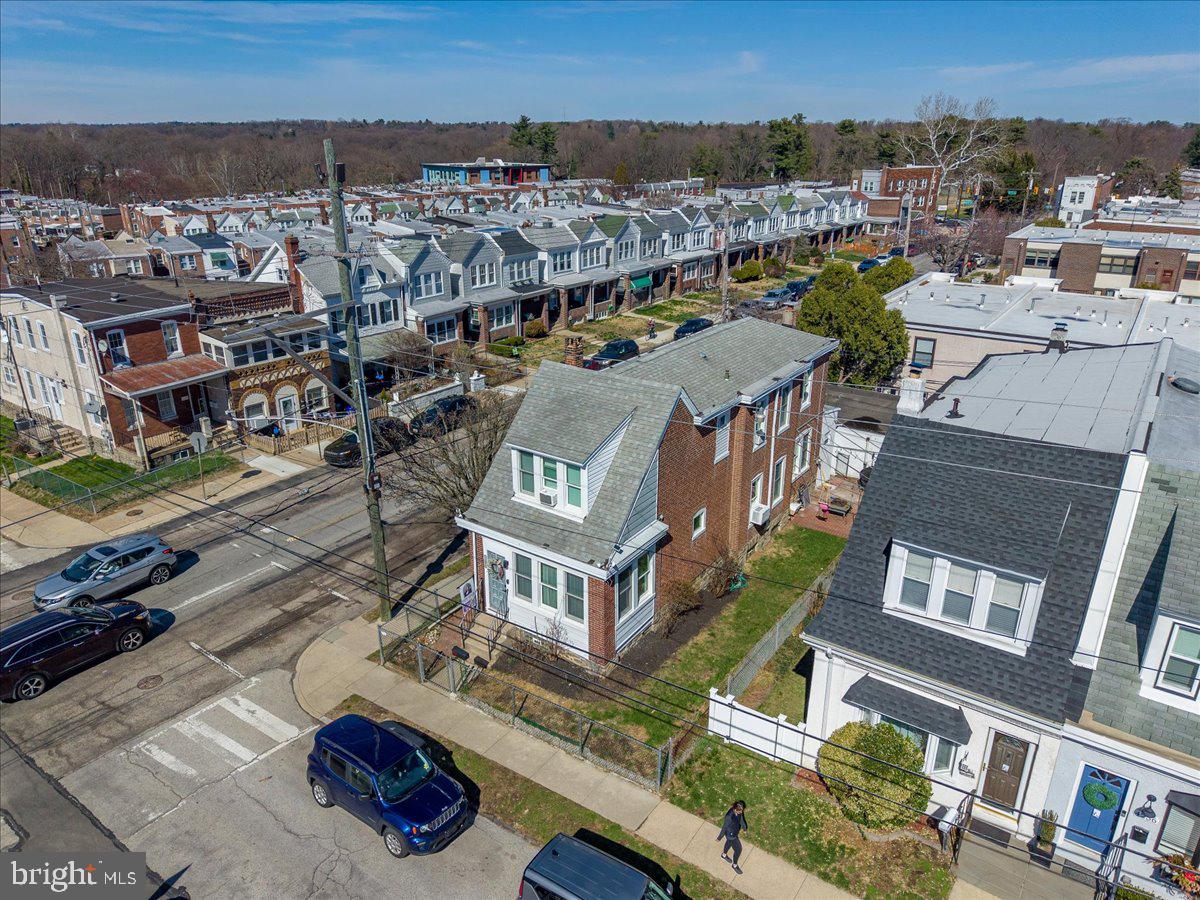 ROXBOROUGH - Residential